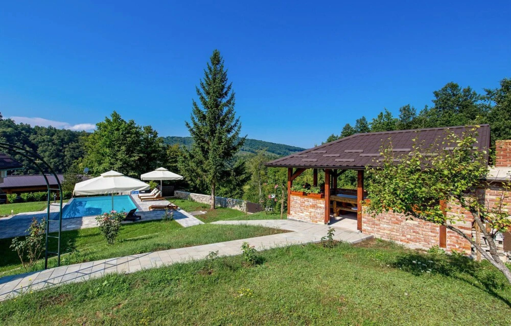 Stunning Home in Slunj With 3 Bedrooms, Wifi and Outdoor Swimming Pool