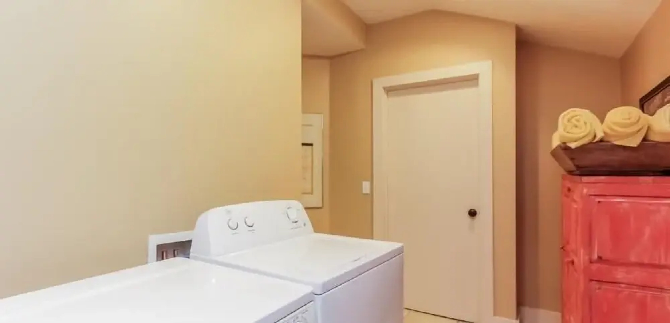 The Swallow - Three Bedroom Villa, Sleeps 7