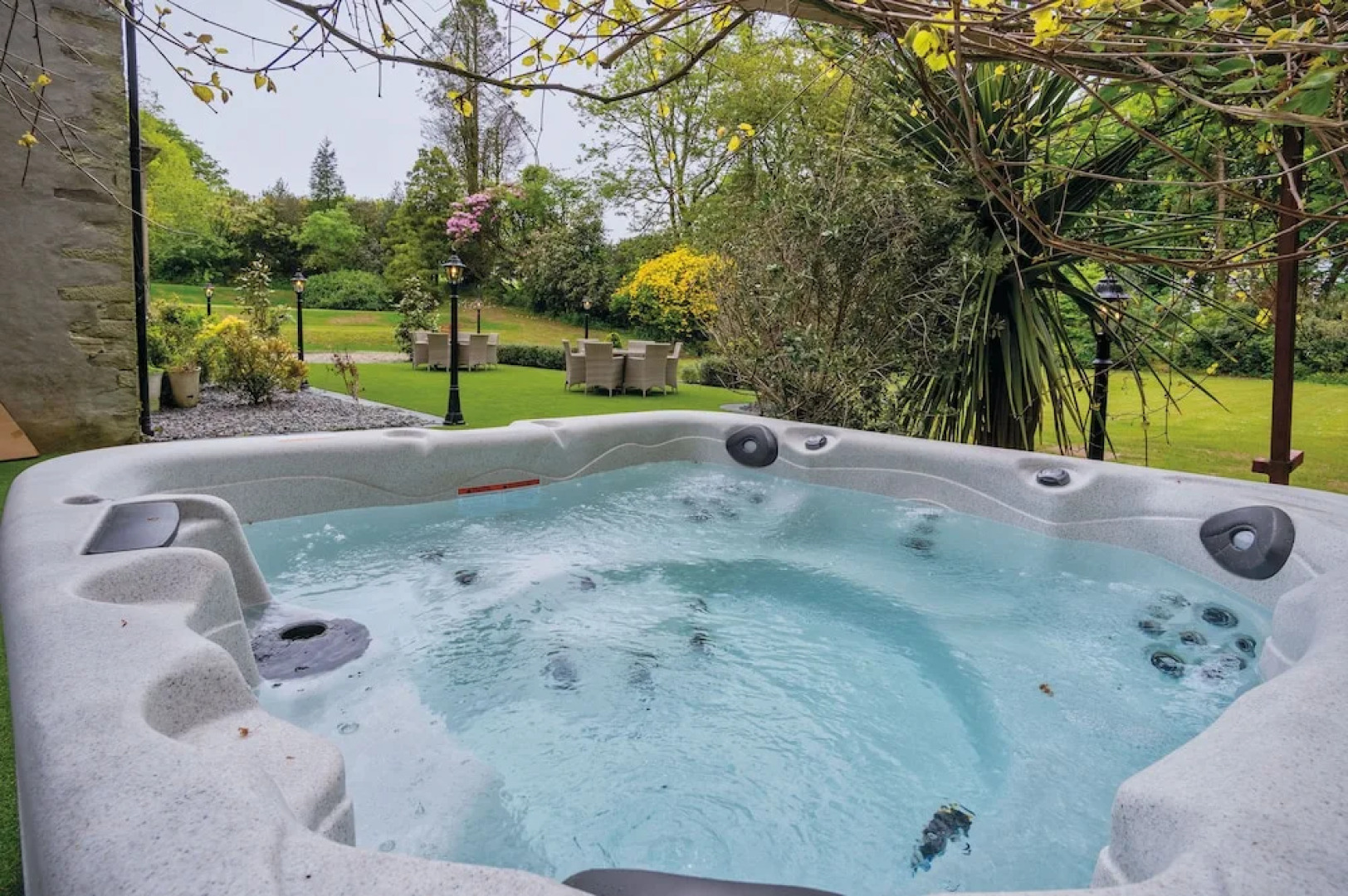 Hill House Country Estate - Princes Gate