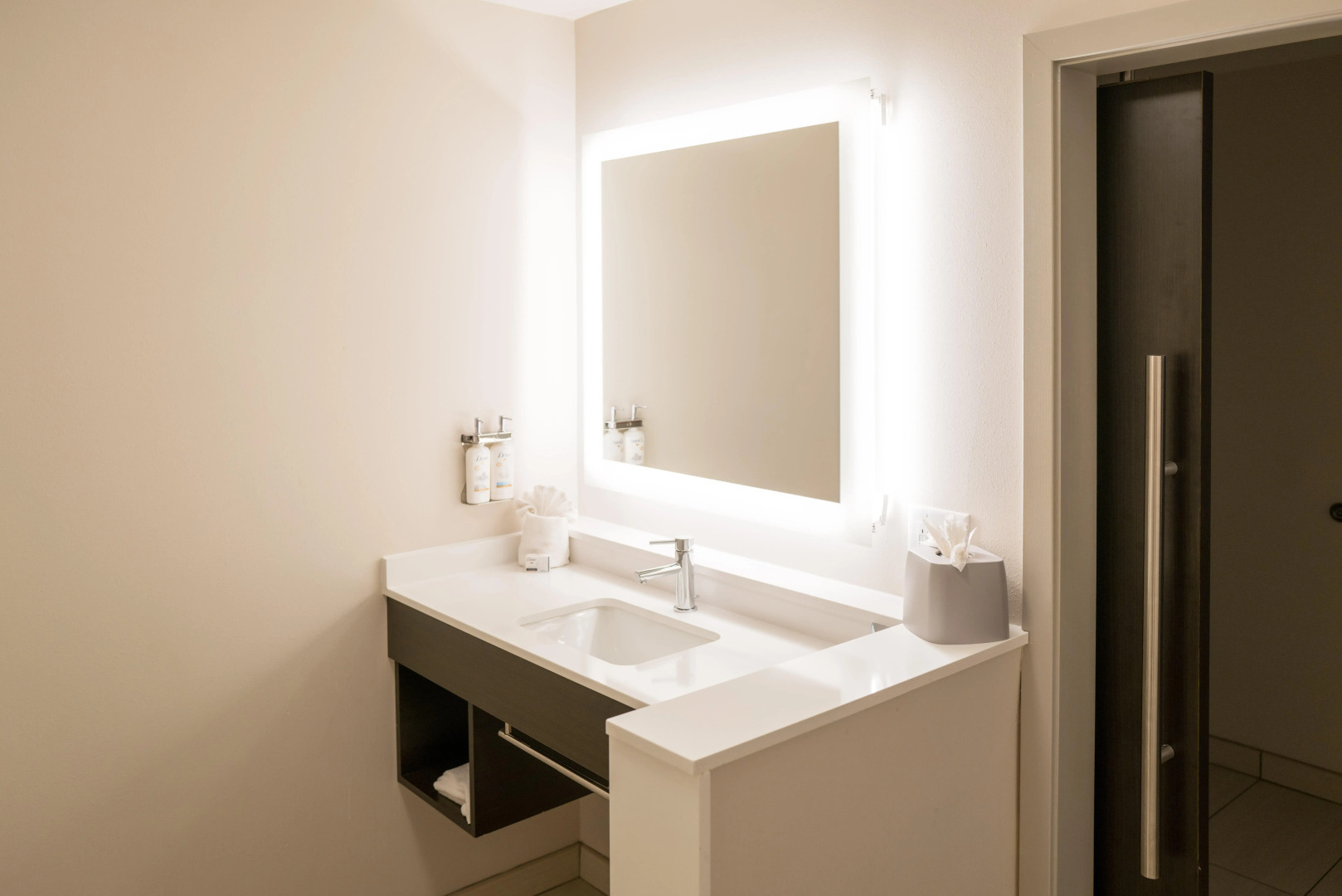 Holiday Inn Express & Suites Franklin - Berry Farms by IHG