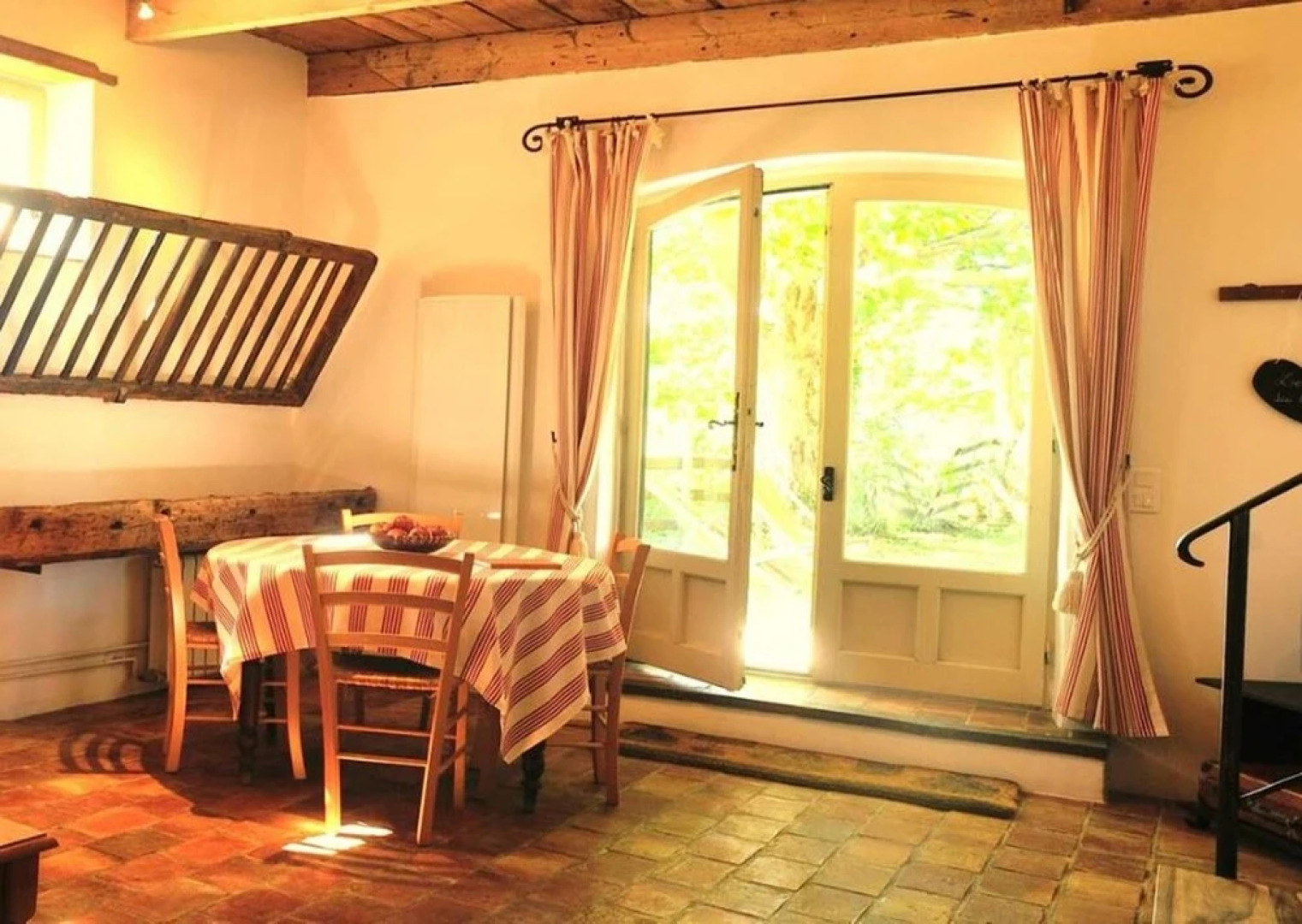 House With 2 Bedrooms in Grans, With Pool Access and Furnished Terrace