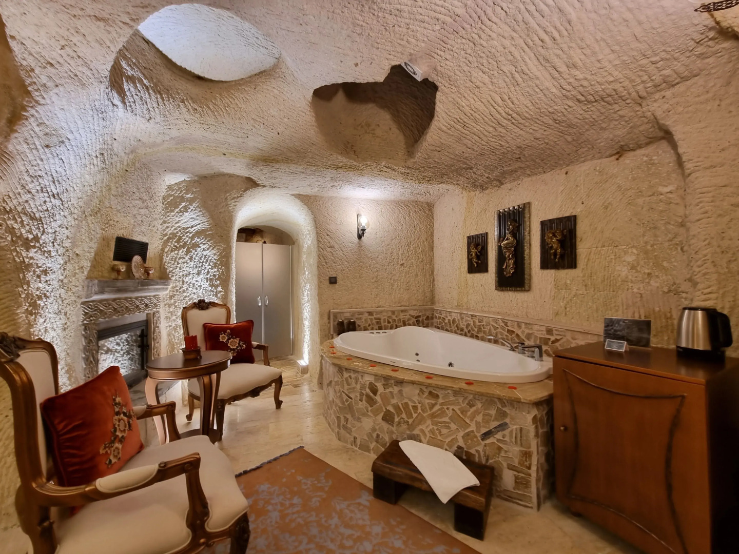 Elysion Cave Suites