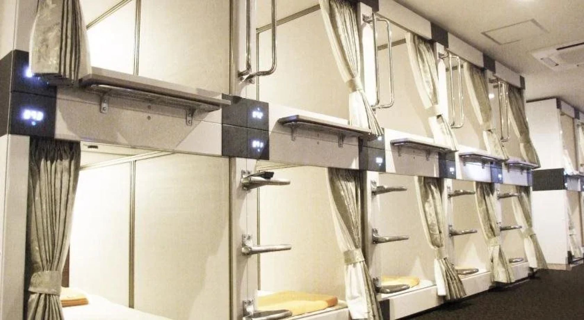 Hot Spring & Capsule Hotel copana