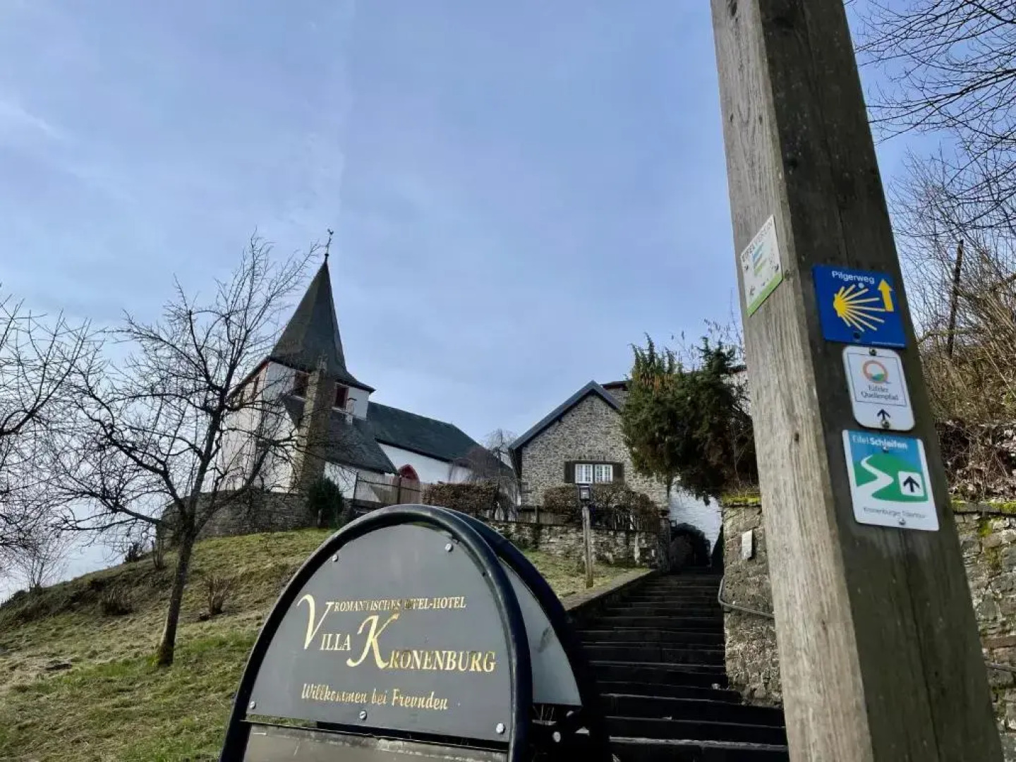 Burghaus & Villa Kronenburg