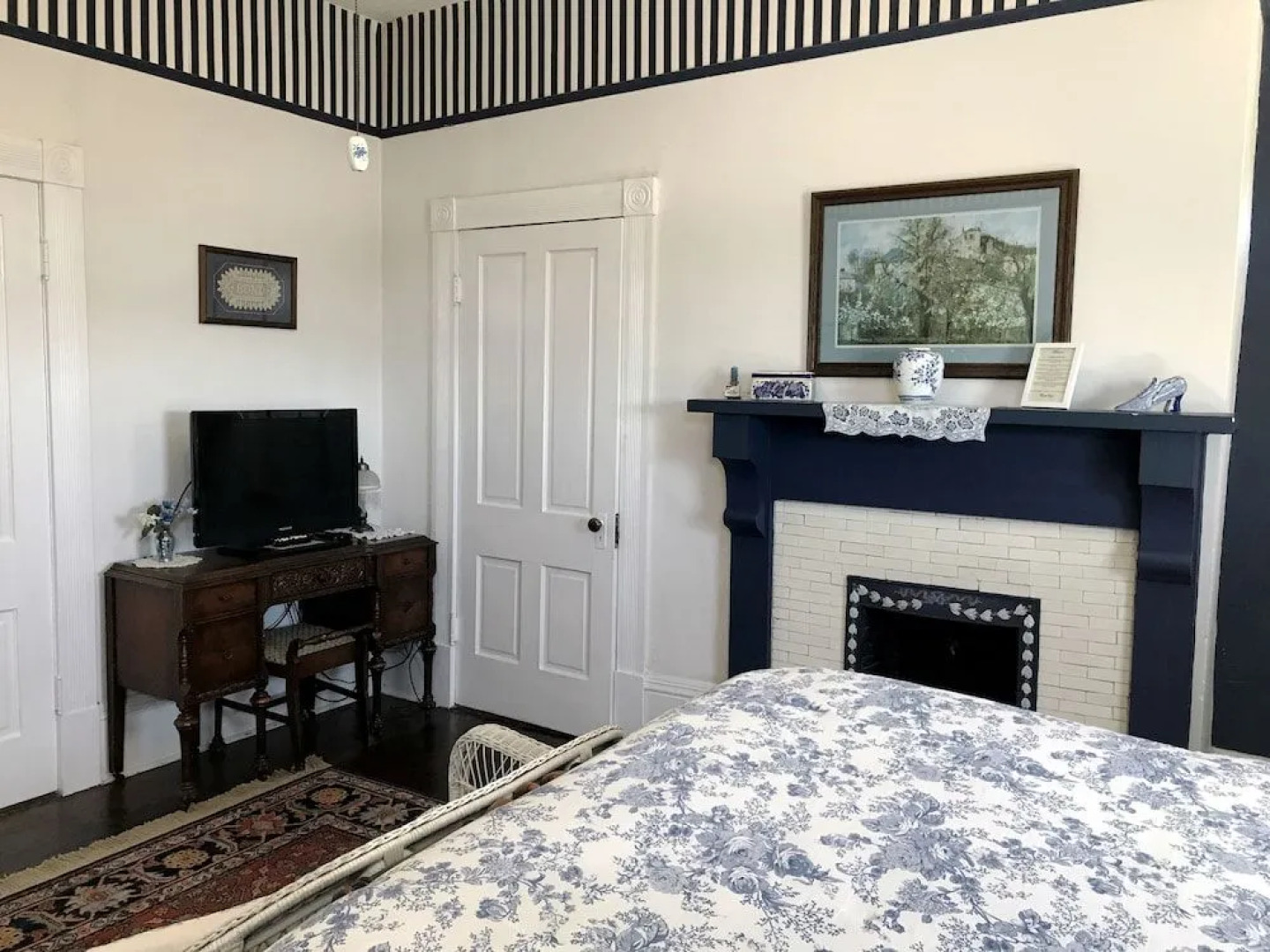 The Simmons-Bond Inn