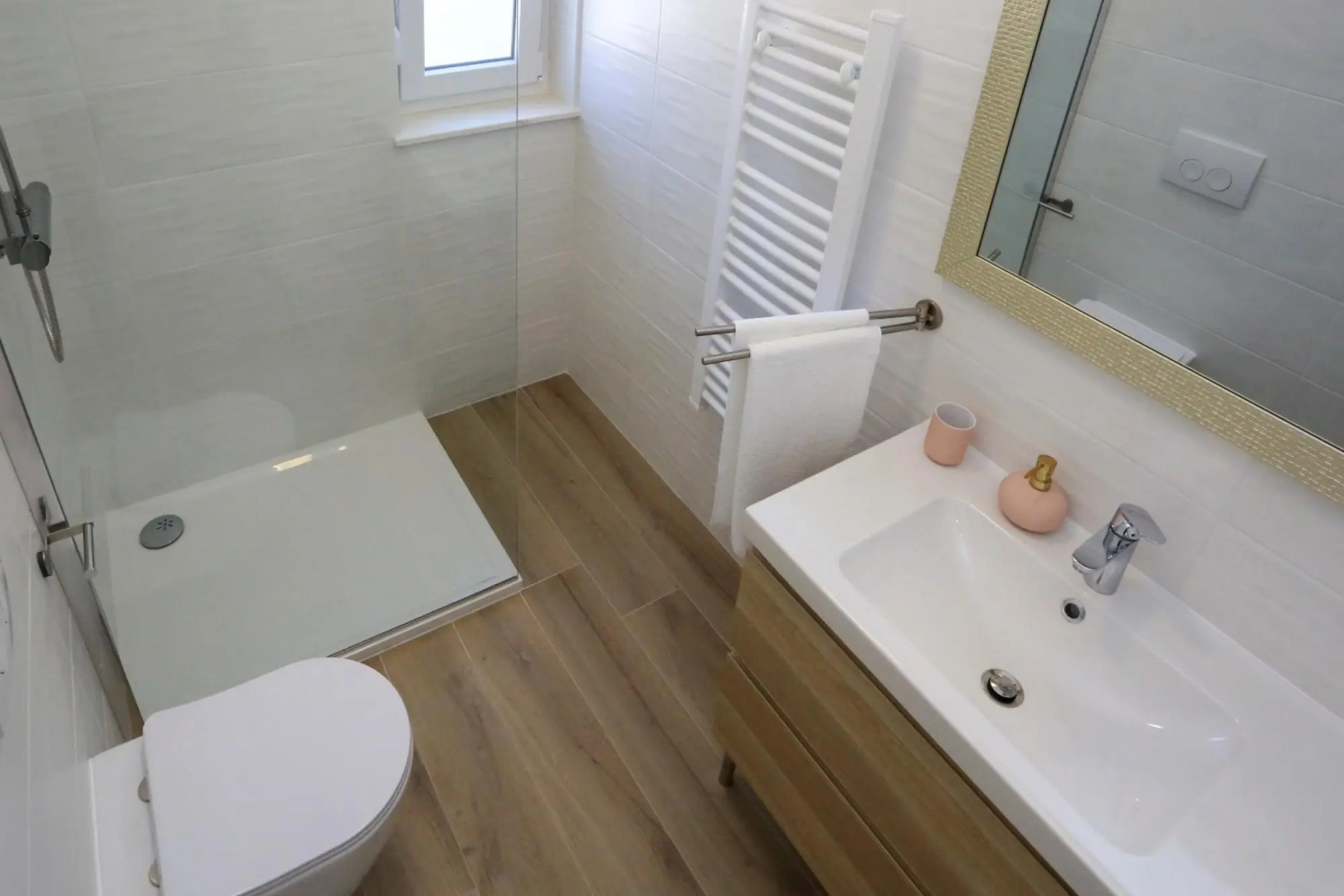 Kreso - With Pool - H