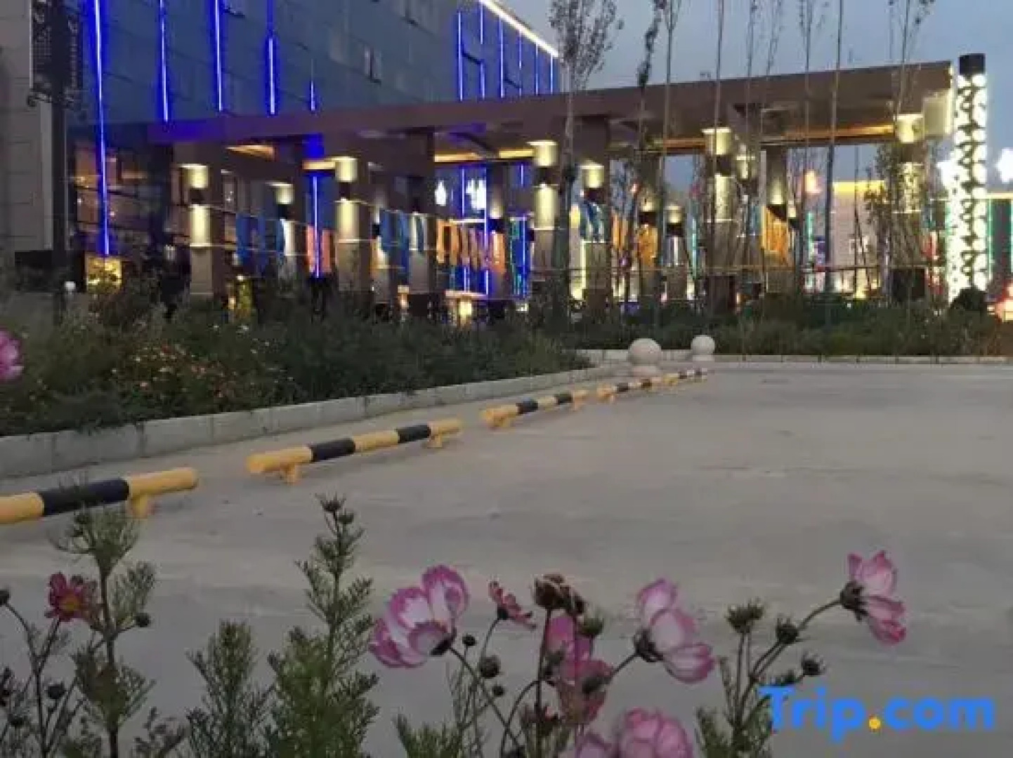 Yunpeng Sunshine Holiday Hotel