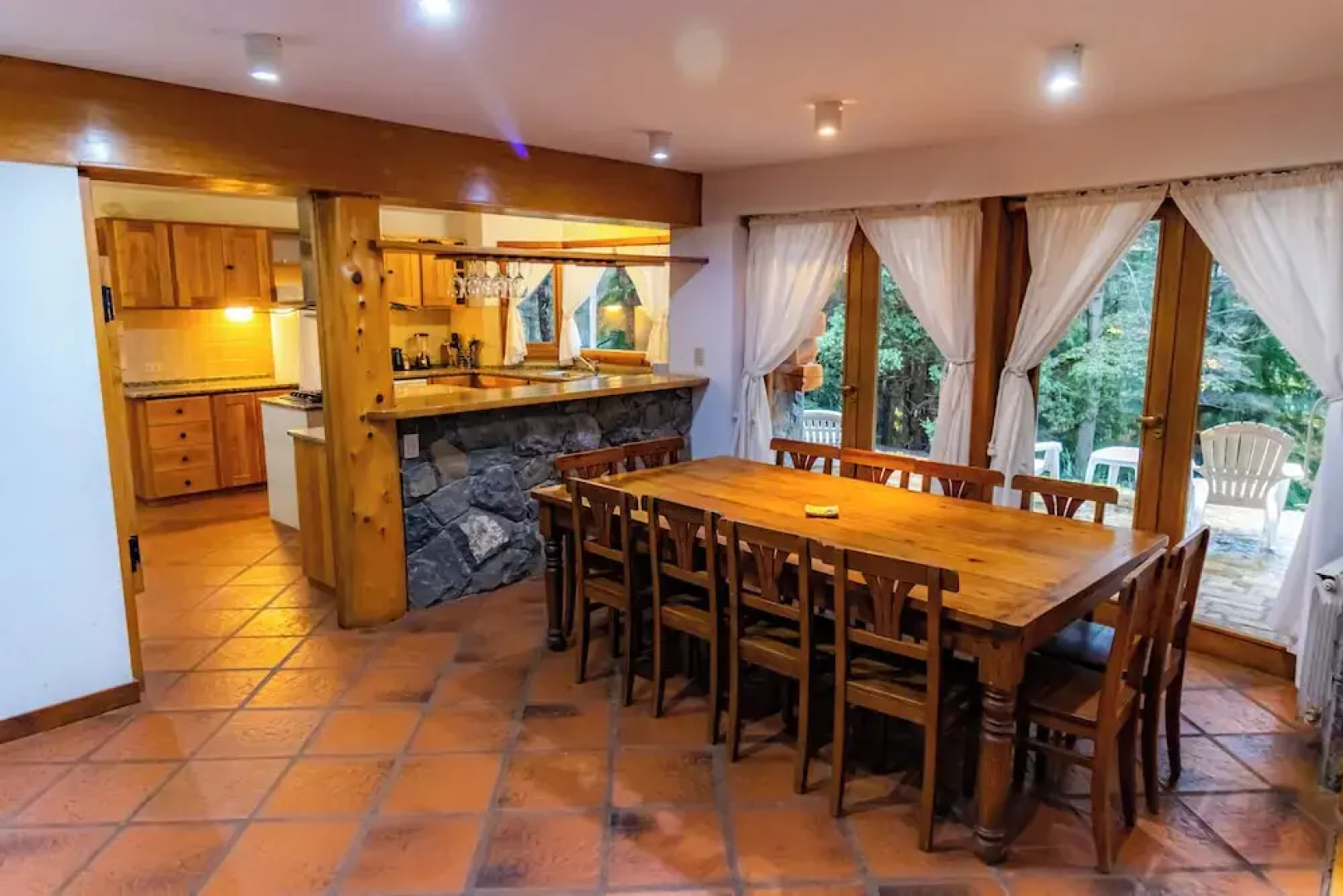Amazing 5 Bedrooms Chalet in Villa Traful VT1 by Apartments Bariloche