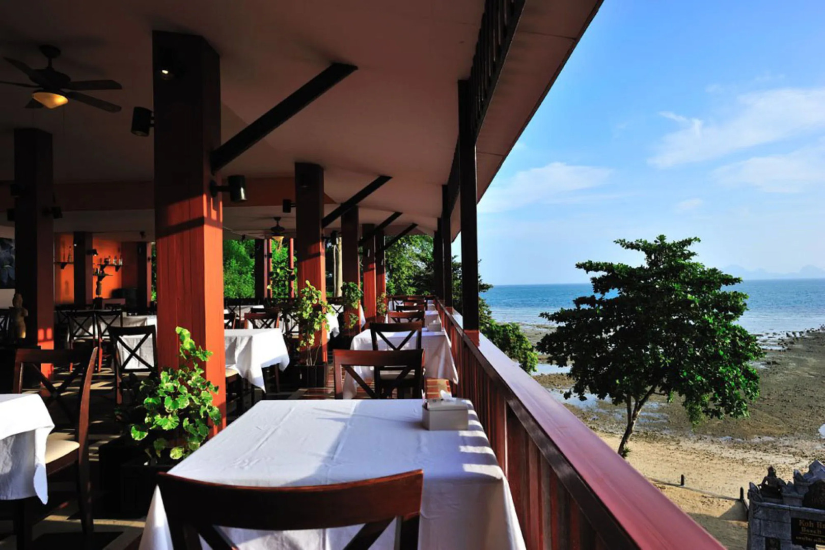 Koh Ngai Cliff Beach Resort