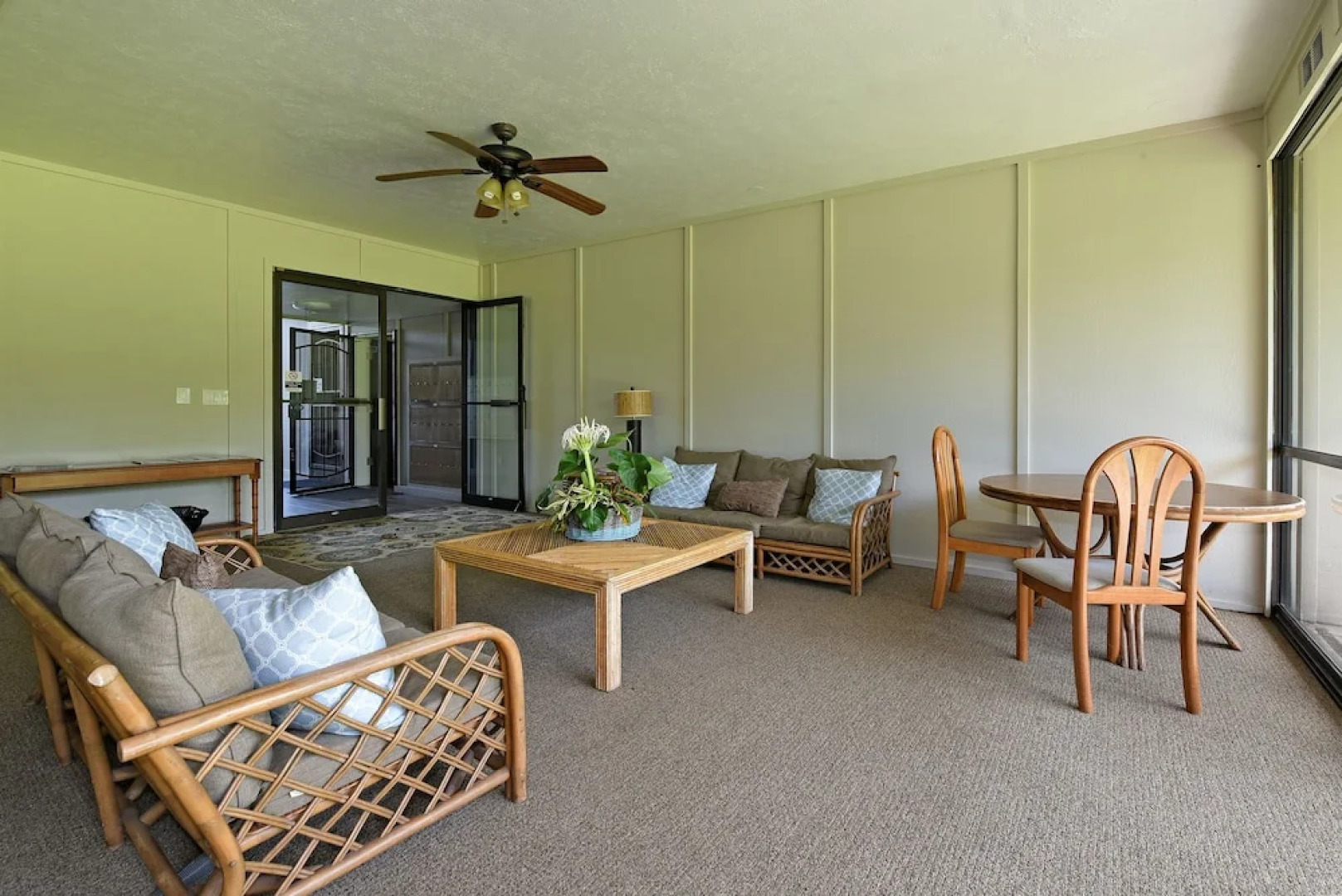 Pohailani 131 by RedAwning