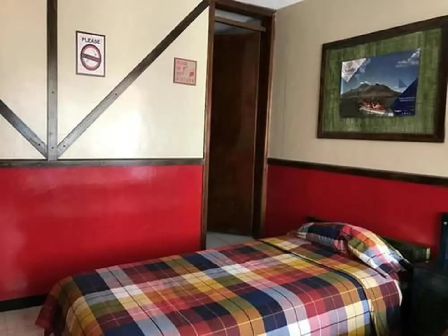 Flying Donkey Hostal - Hostel