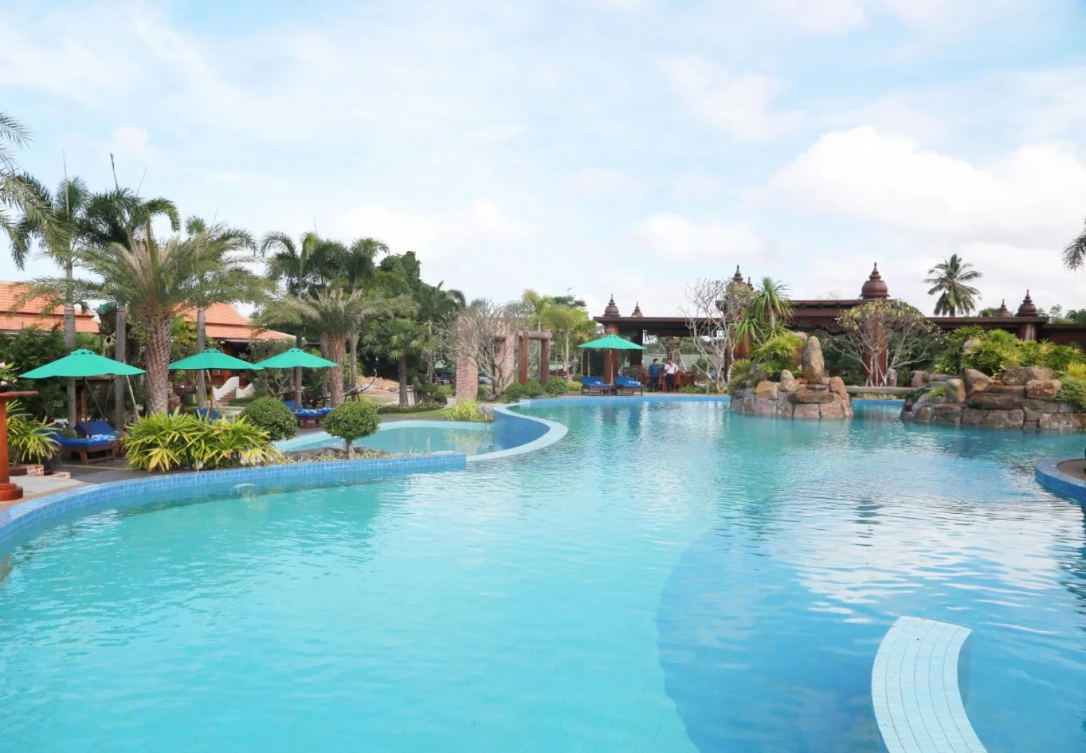 Try Palace Resort & Spa