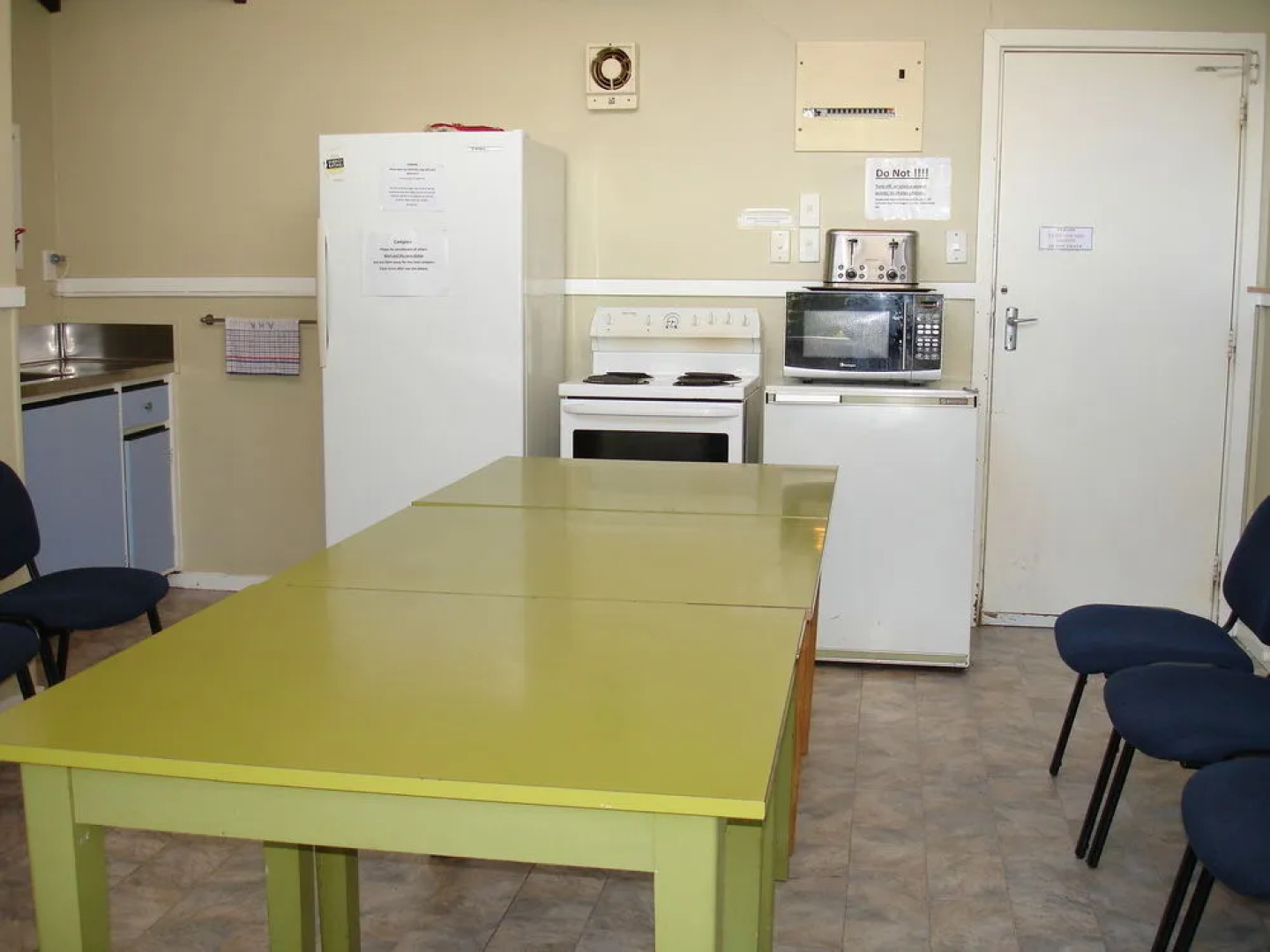 Alpine Holiday Apartments & Campground