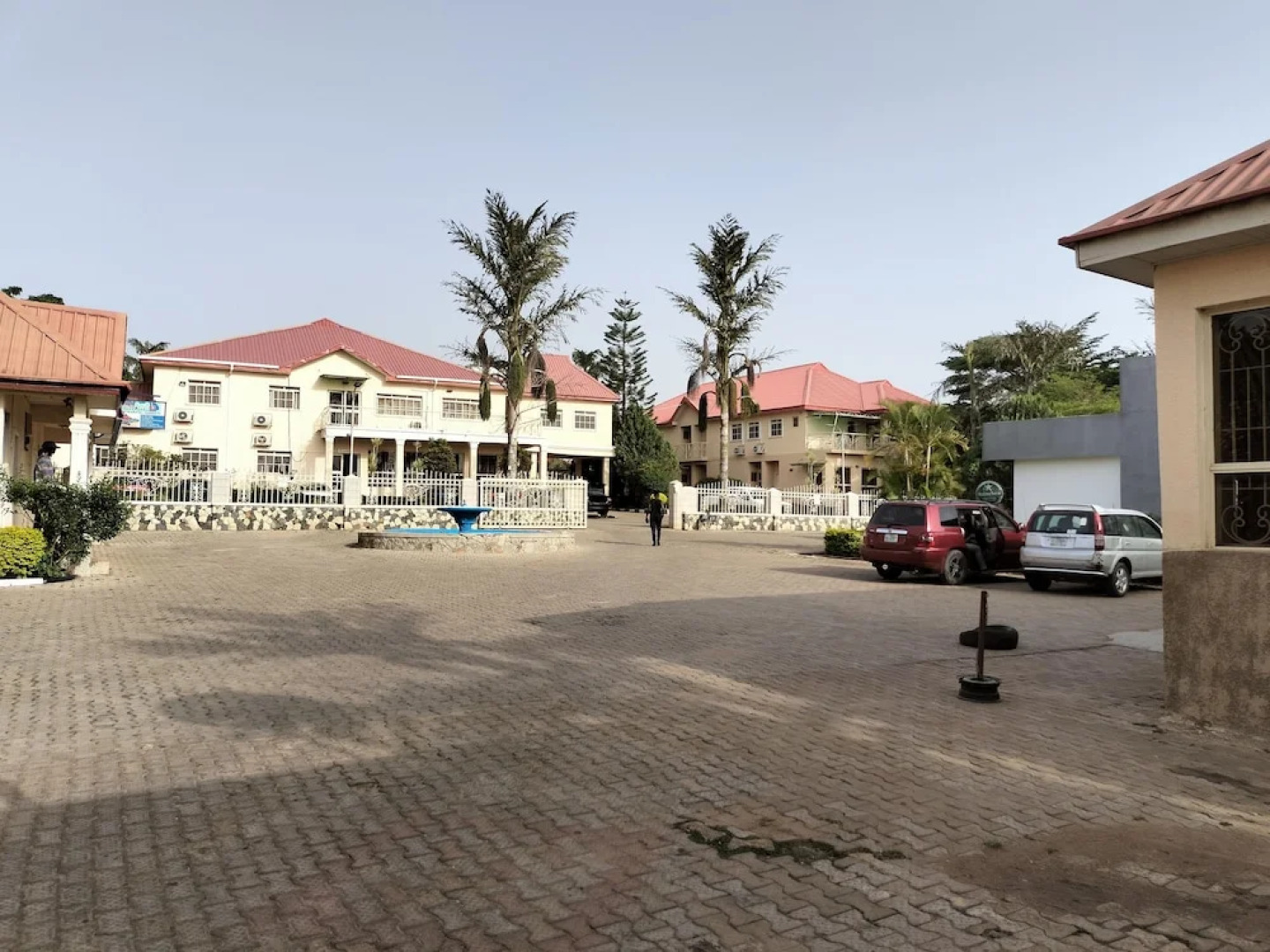 Steffan Hotel and Suites