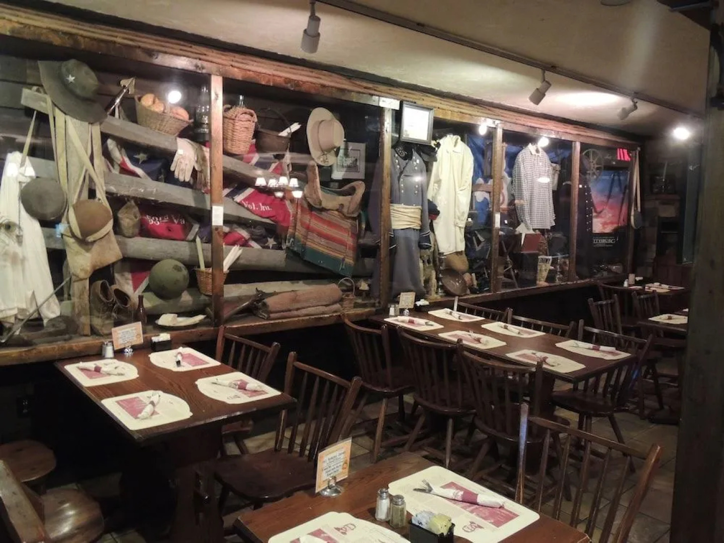 Historic Farnsworth House Inn