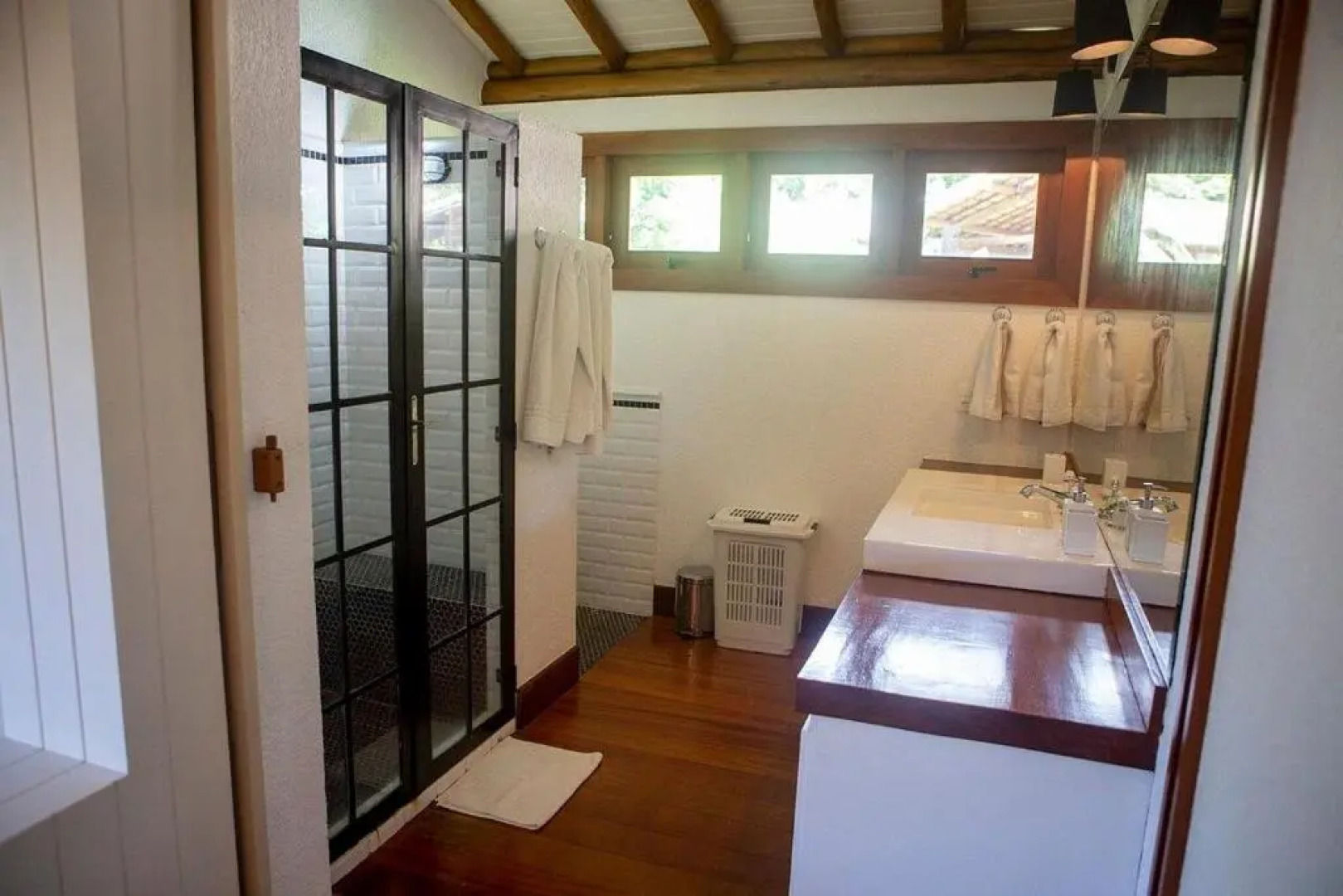 Excelente casa, pé na areia, no melhor de Arraial!