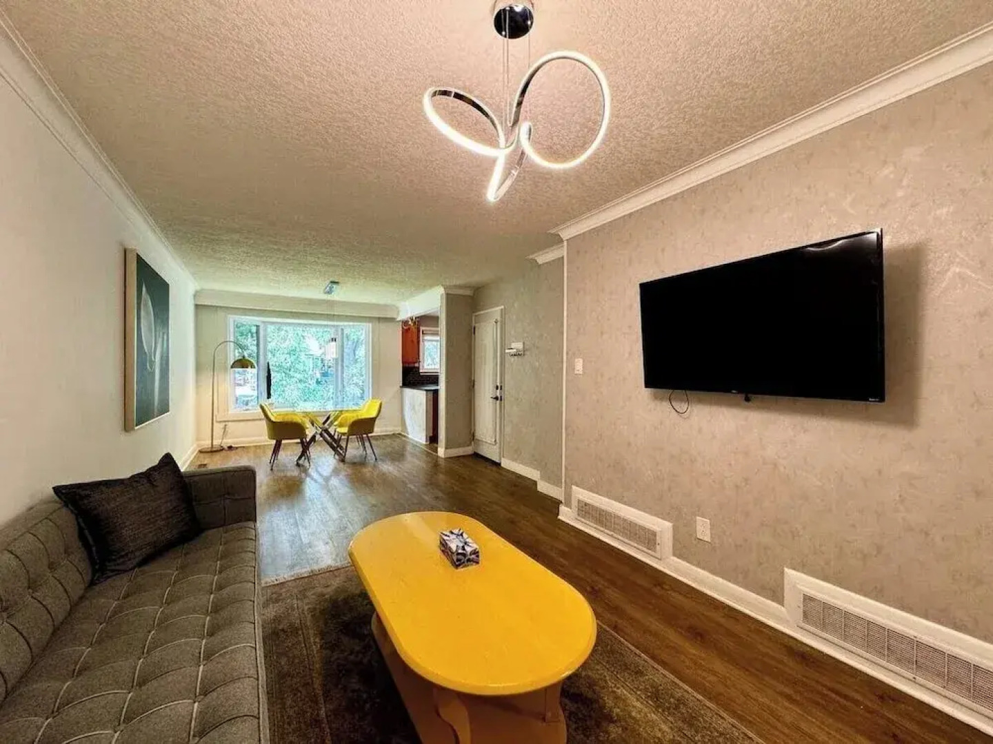 The Cozy Crescent Comforts Stay