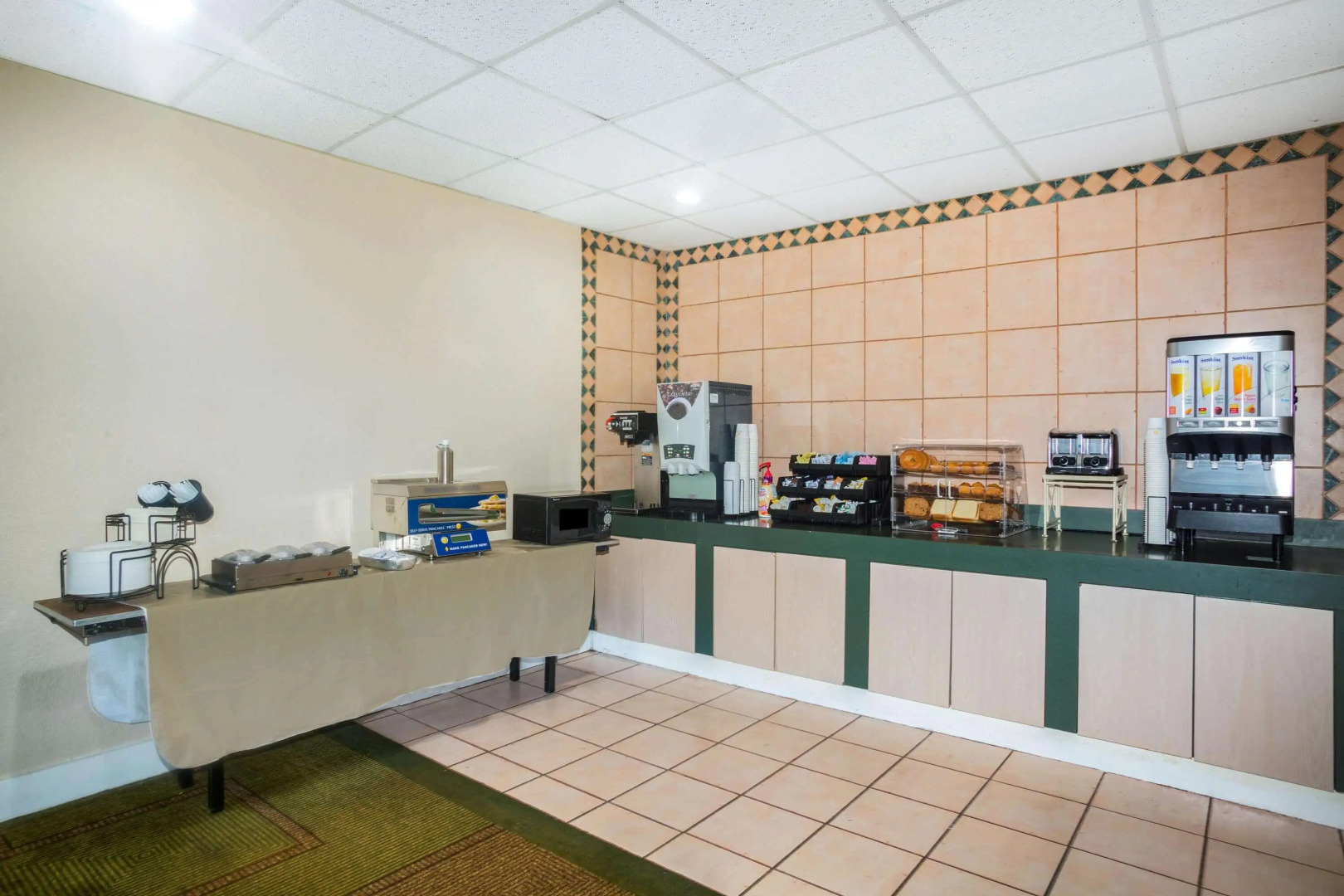 Days Inn by Wyndham Del Rio