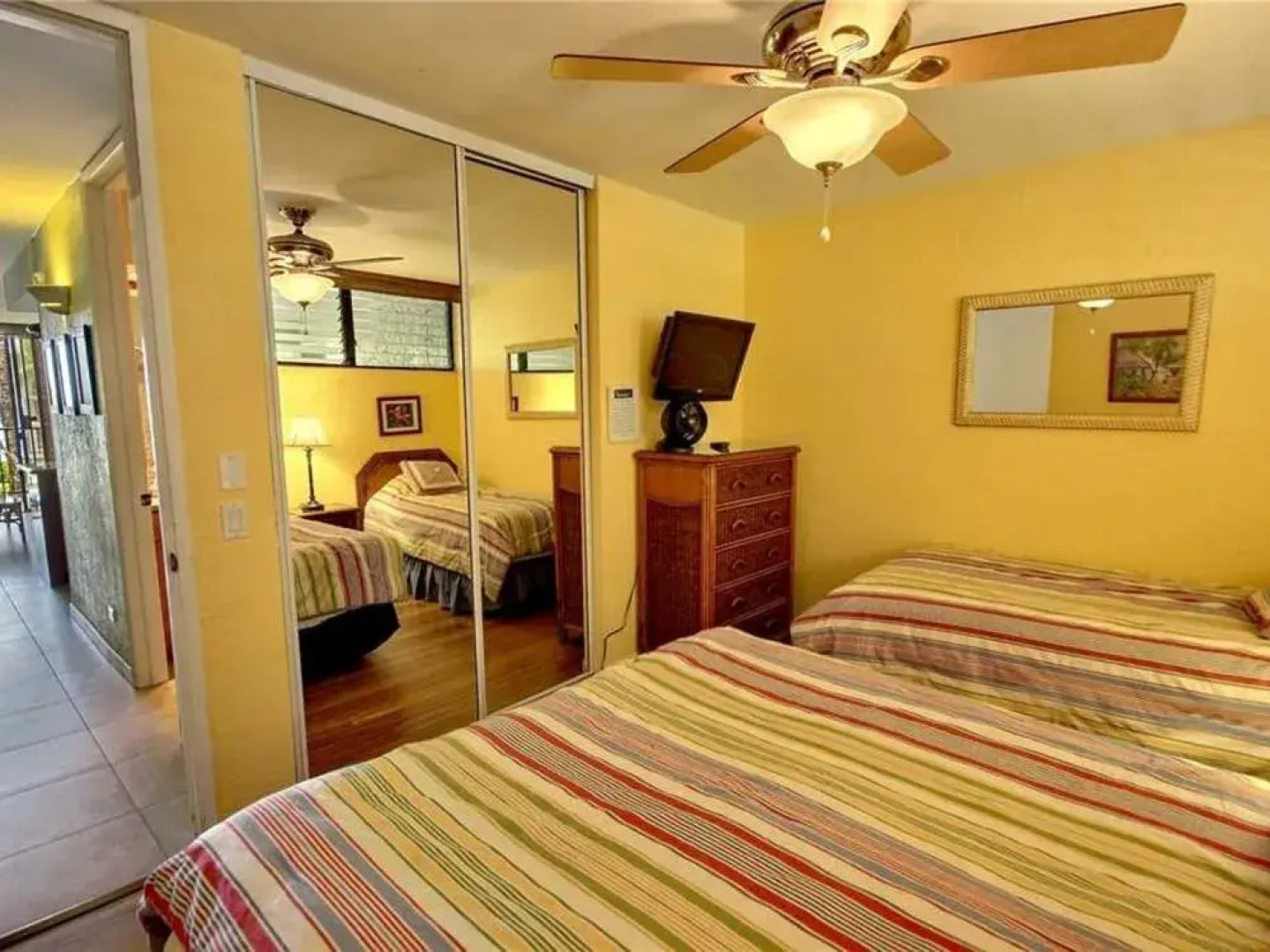 Pohailani 128 by RedAwning