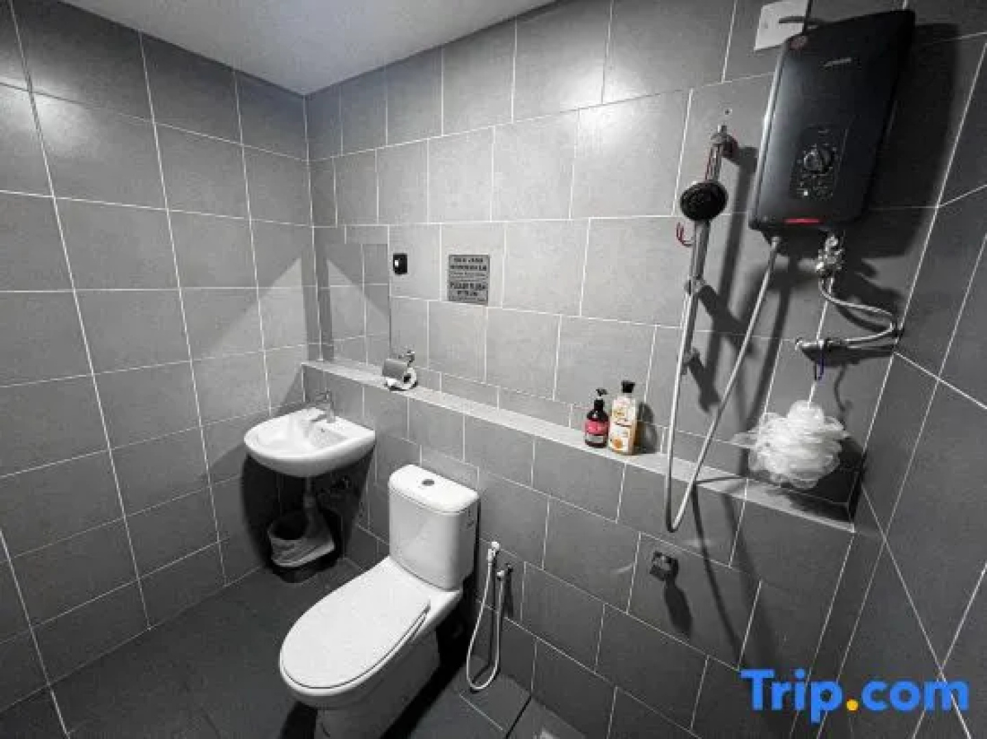 Serdang, Near Mrt & Apu & Pavilion BJ, 1-6Pax