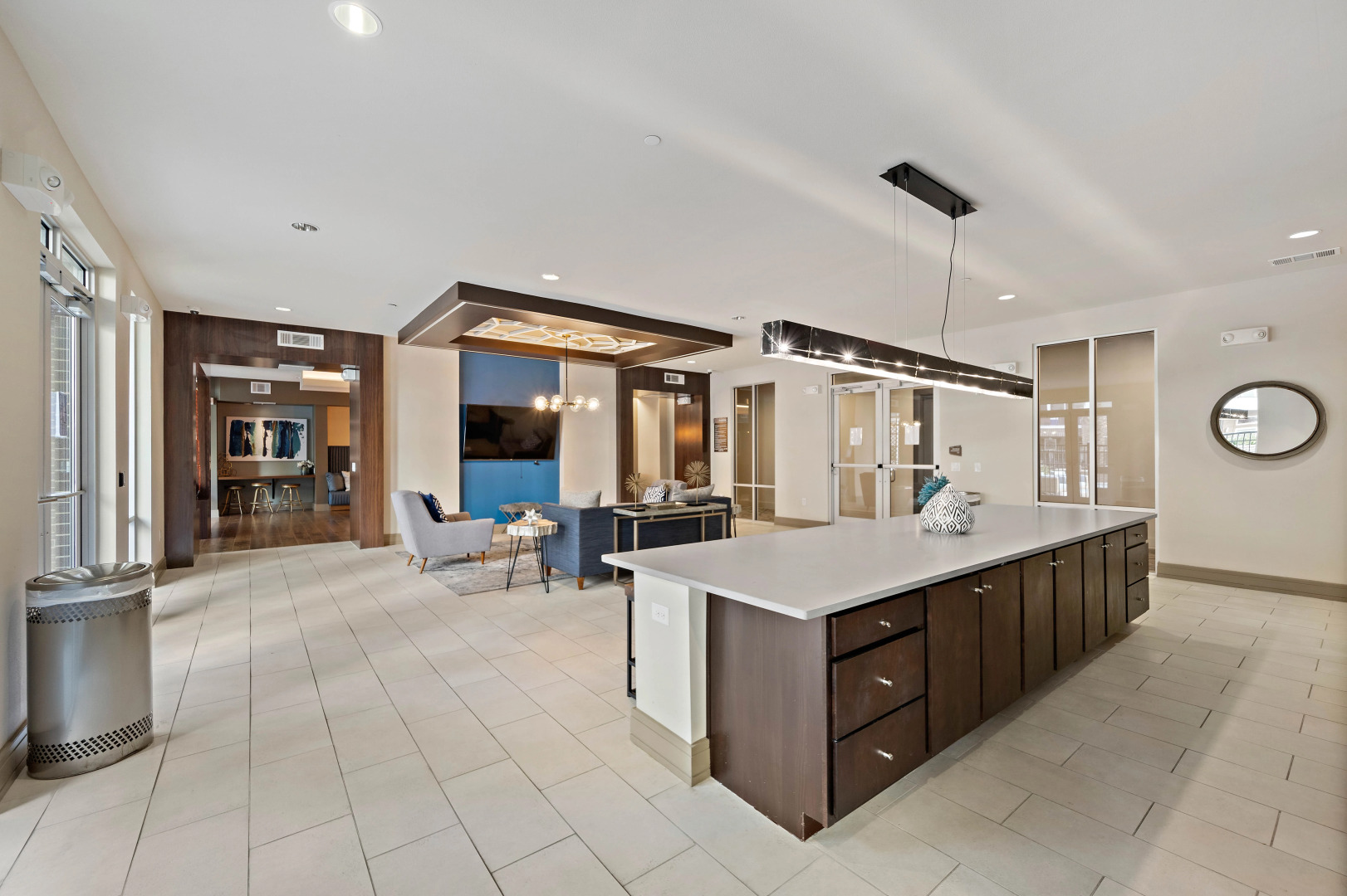 Spacious Apt With Amenities! Downtown Location!