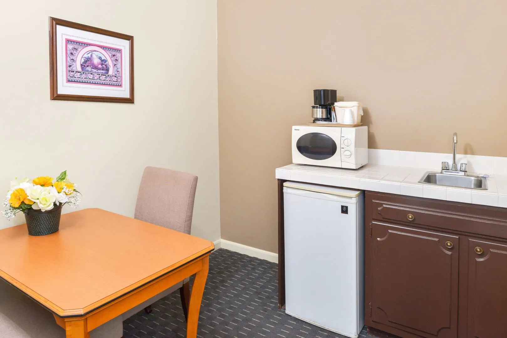 Svendsgaard's Danish Lodge Americas Best Value Inn