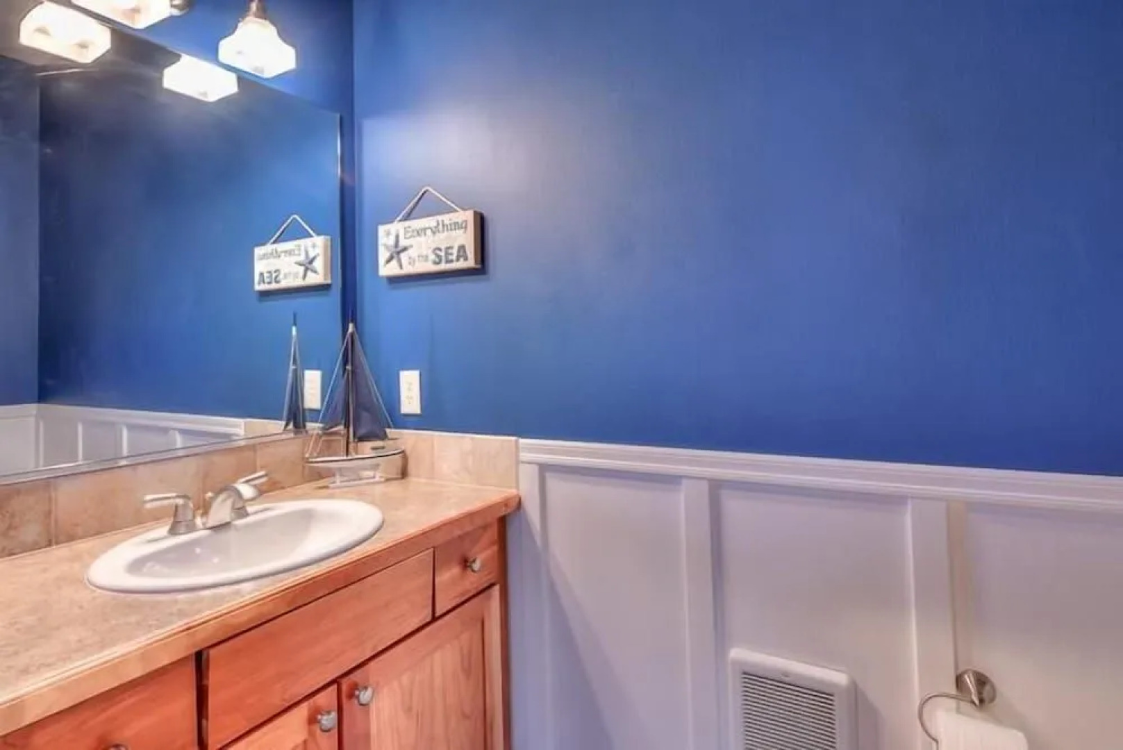 Pelicans Perch Pacific City