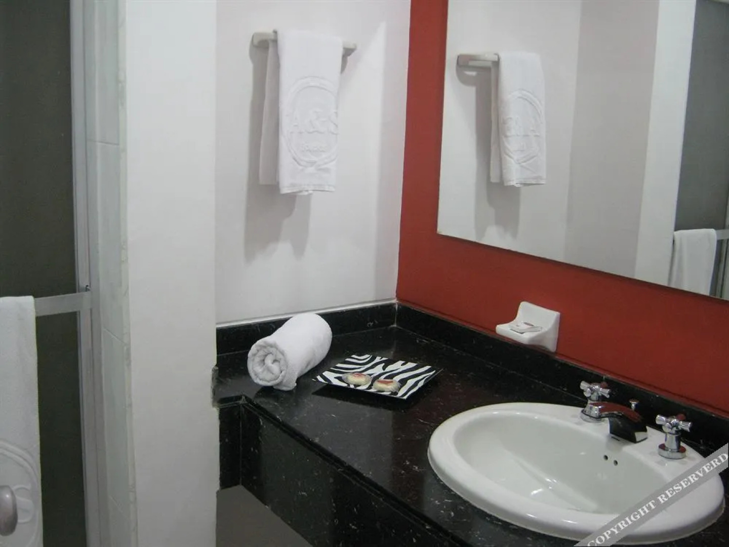 Hotel Hunza Y Centro De Convenciones