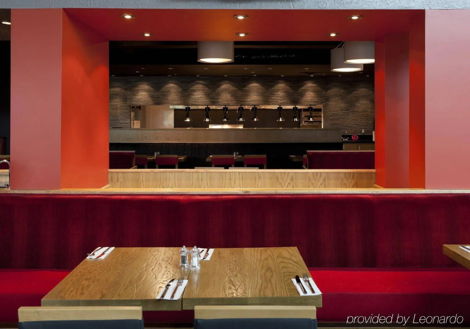 Delta Hotels by Marriott Milwaukee Northwest