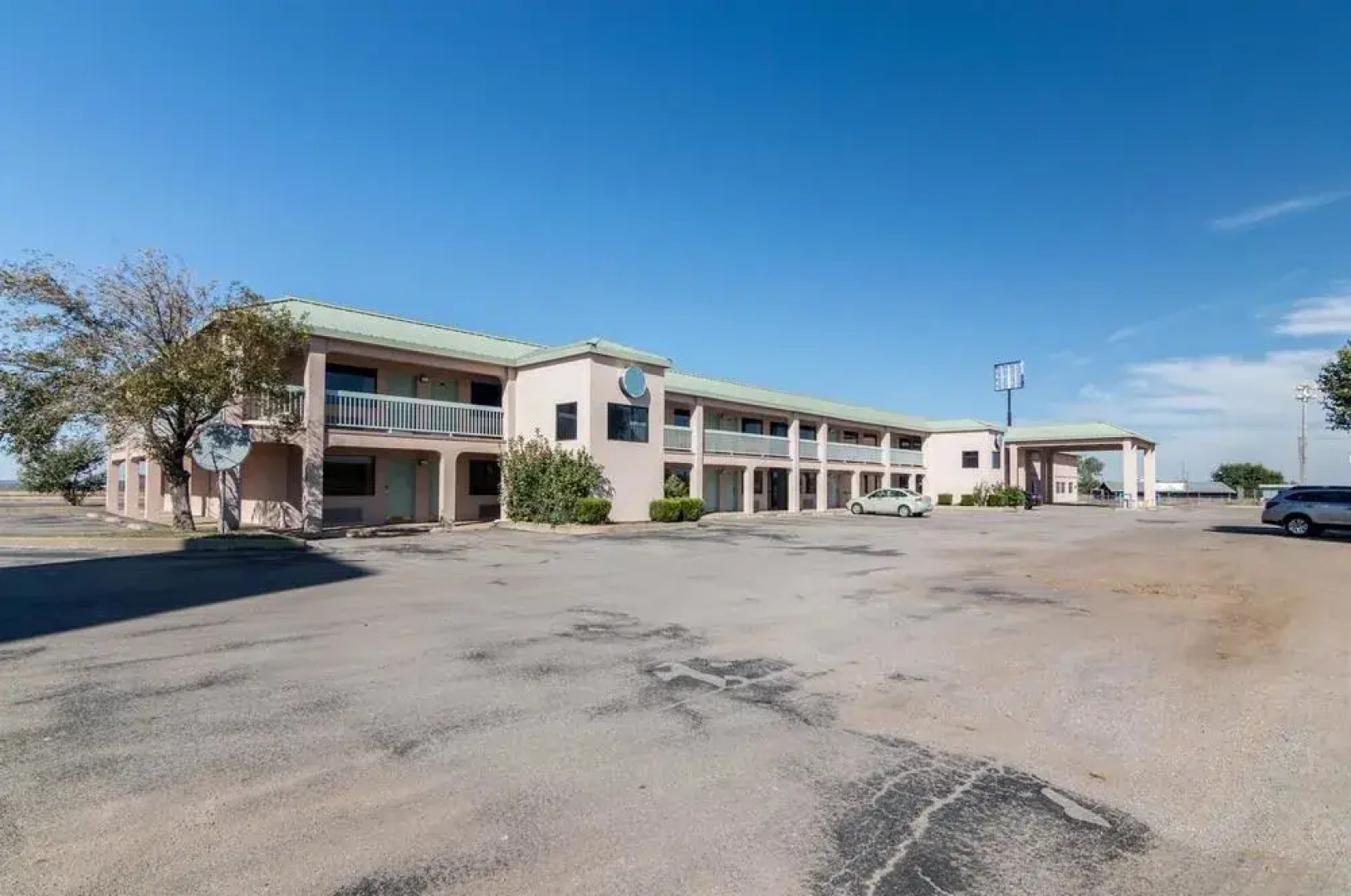 Premiere Inn & Suites