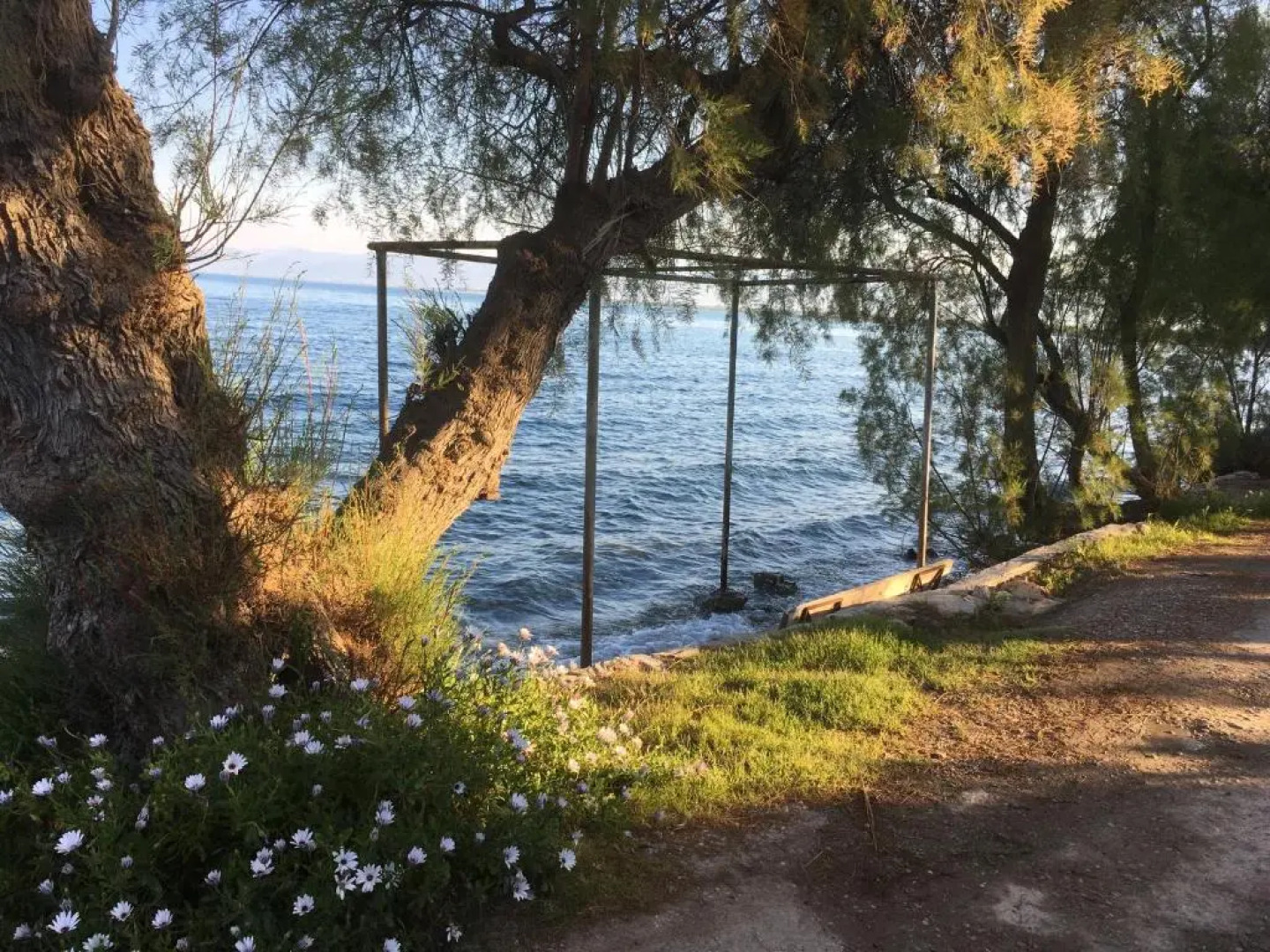 Seaside apartment with private garden