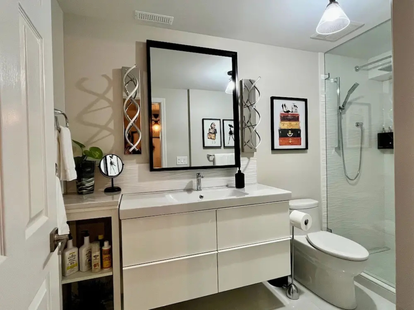 Lake and the City Bed and Breakfast