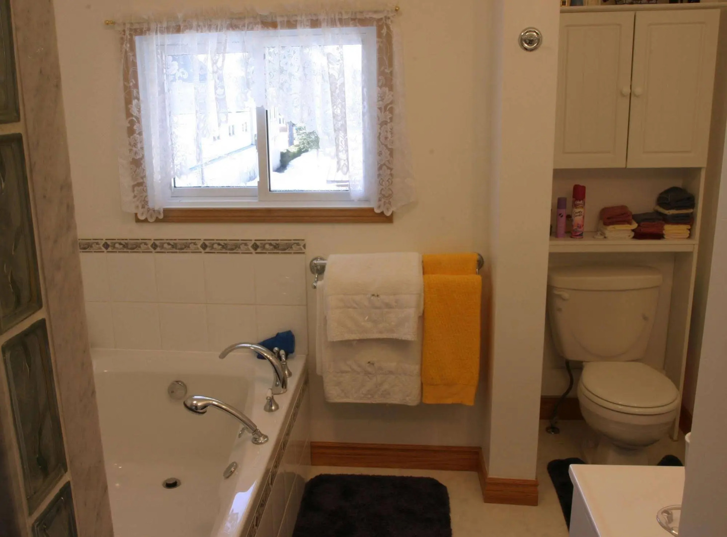 10th Avenue Guest House & Suites