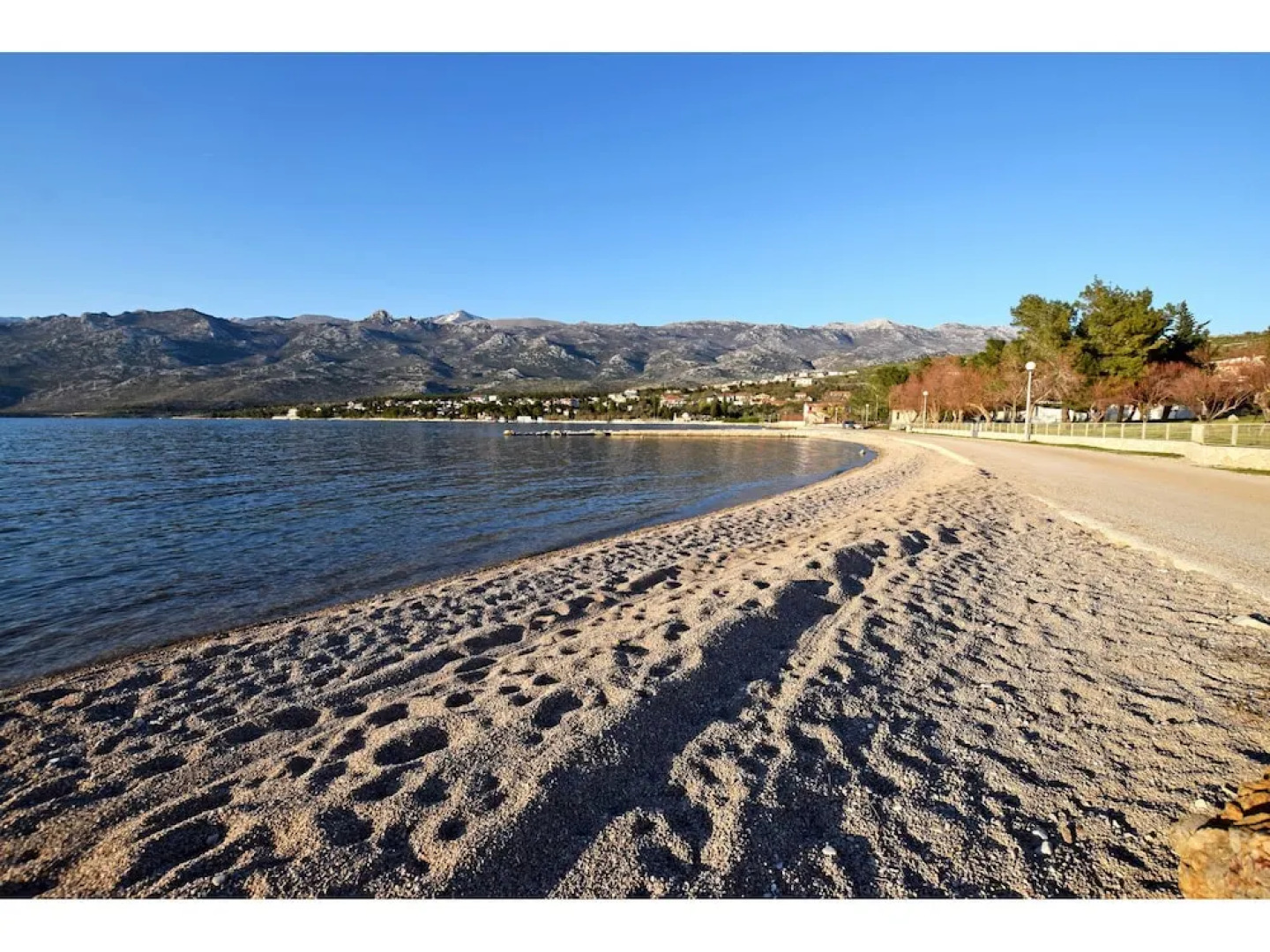 Apartment Boreas-with Panoramic View to the sea and Velebit