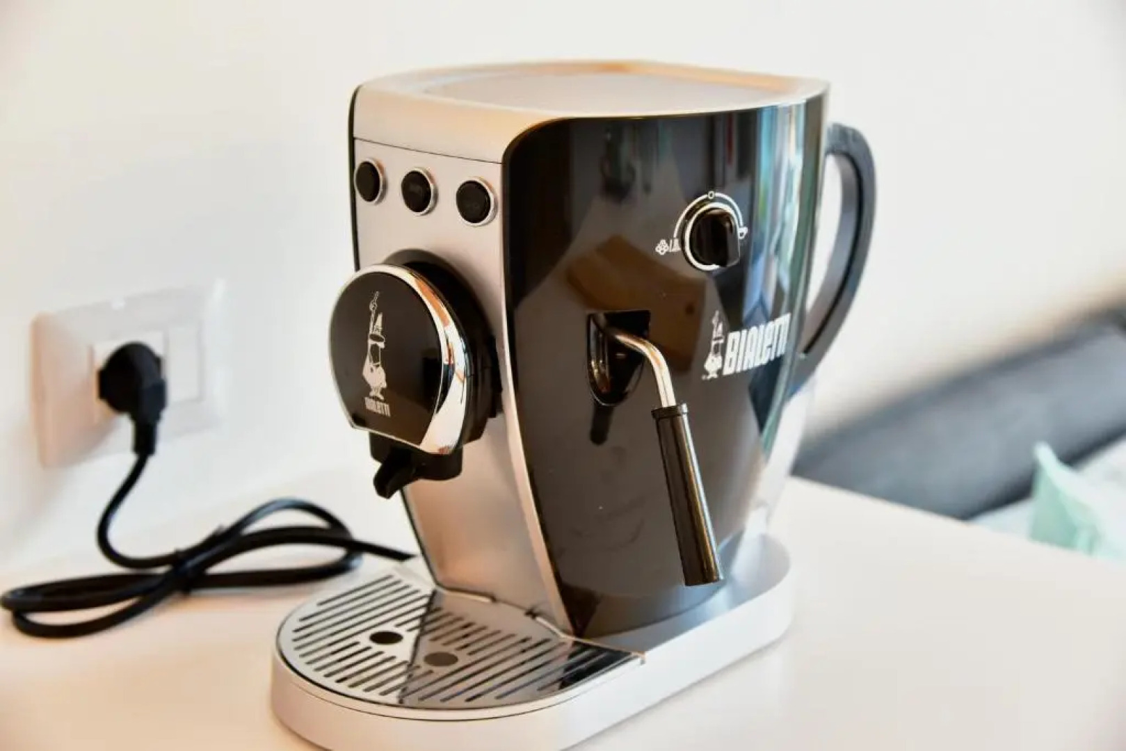 Italian Vacation Homes - La Petite Maison du Lac