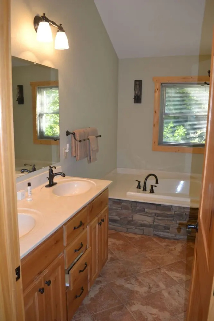 The Esmeralda Inn and Restaurant