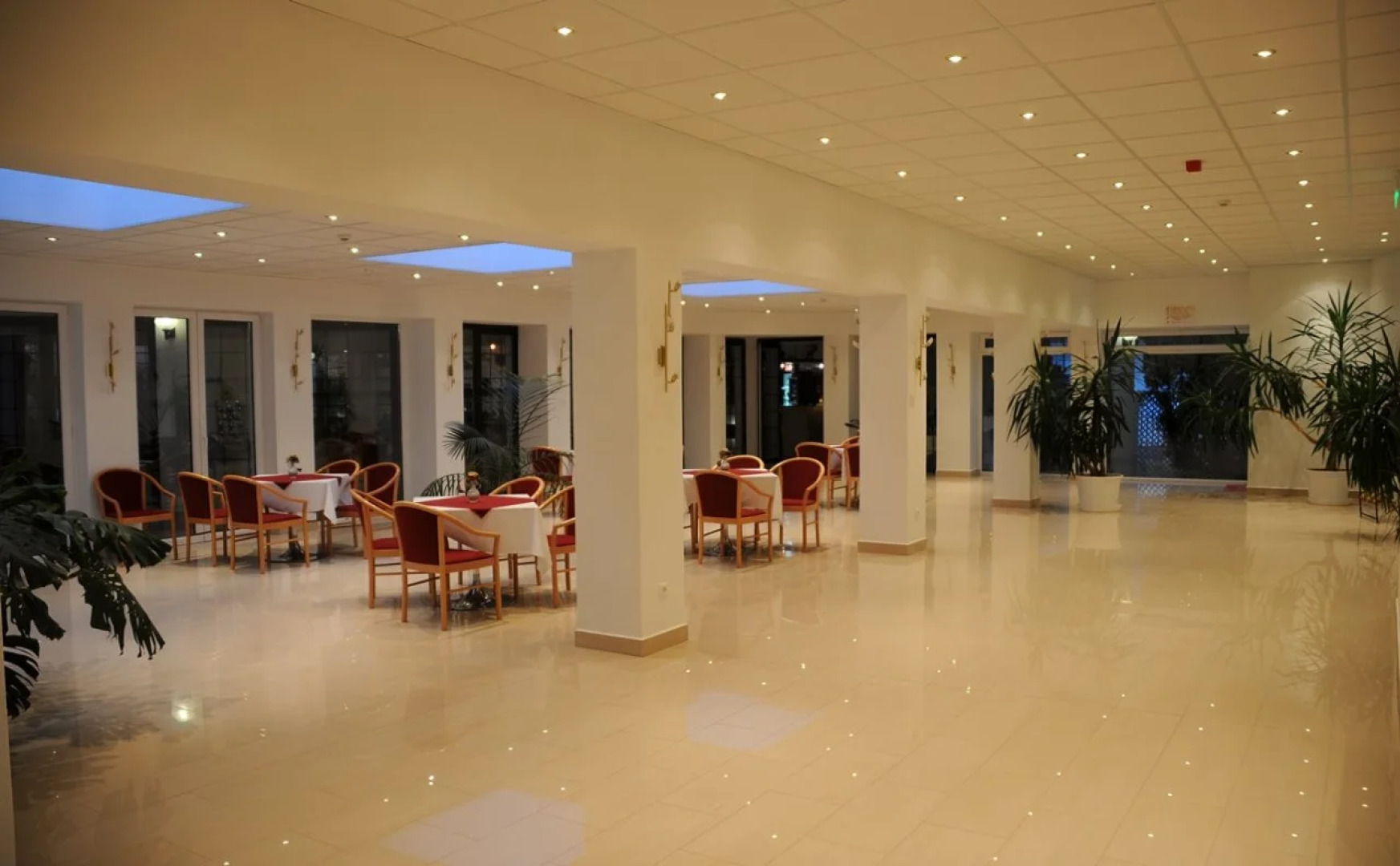 Két Korona Konferencia és Wellness Hotel