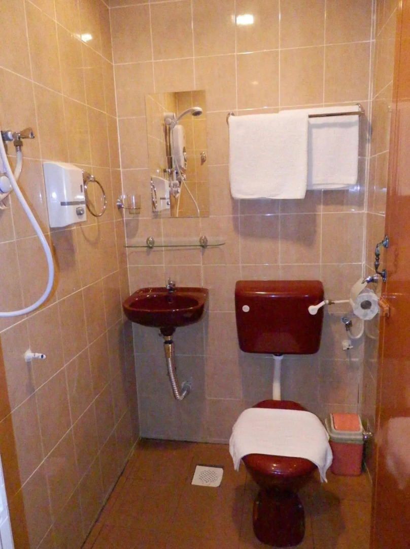 Travellers Planet Hotel & Guest House