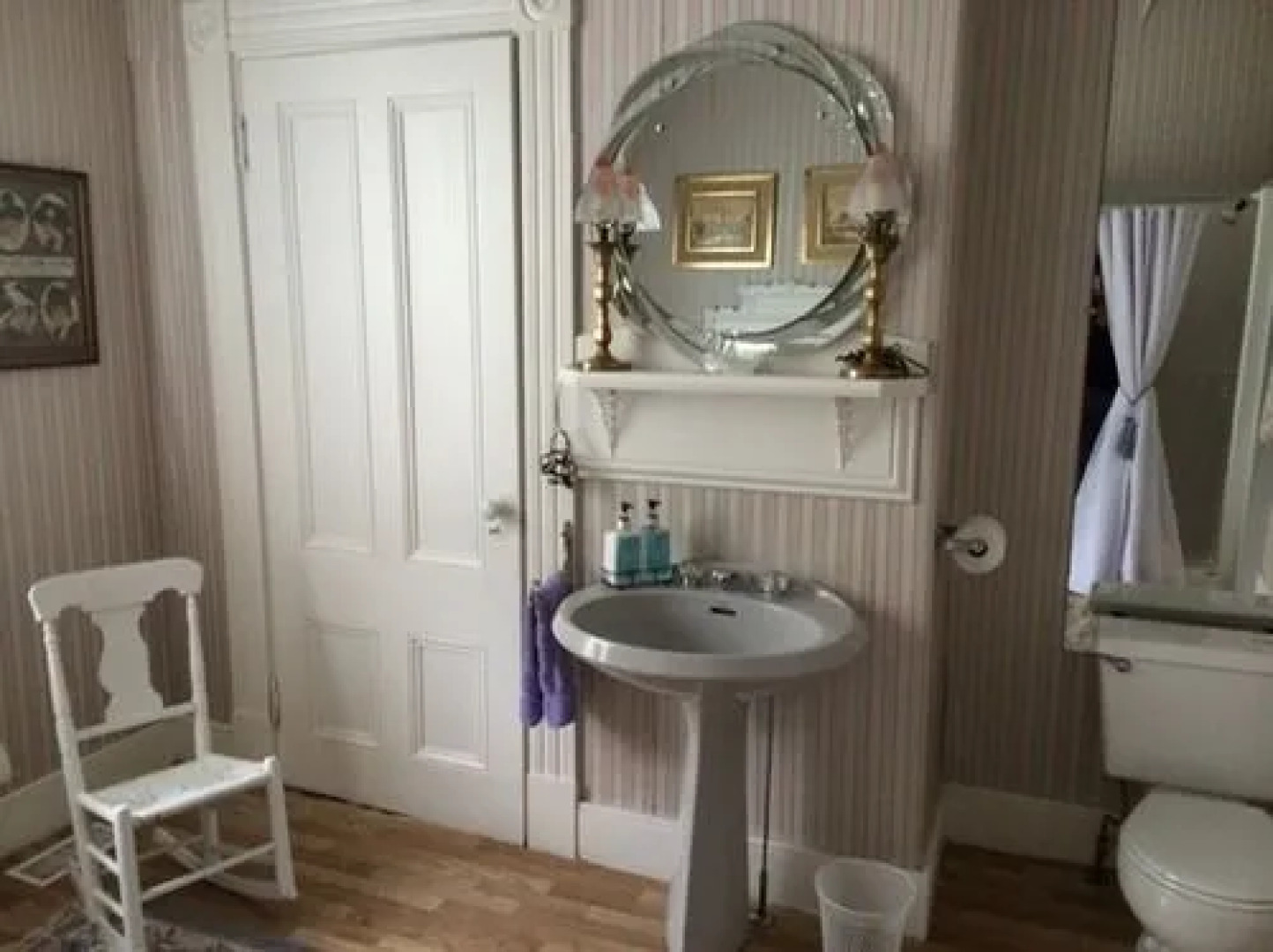 Auberge Nathalie Ora Guesthouse