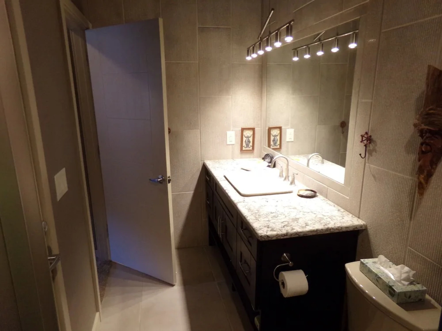 Lake Cliffe 2 Bed 2 Bath Views - 2 Br condo by RedAwning