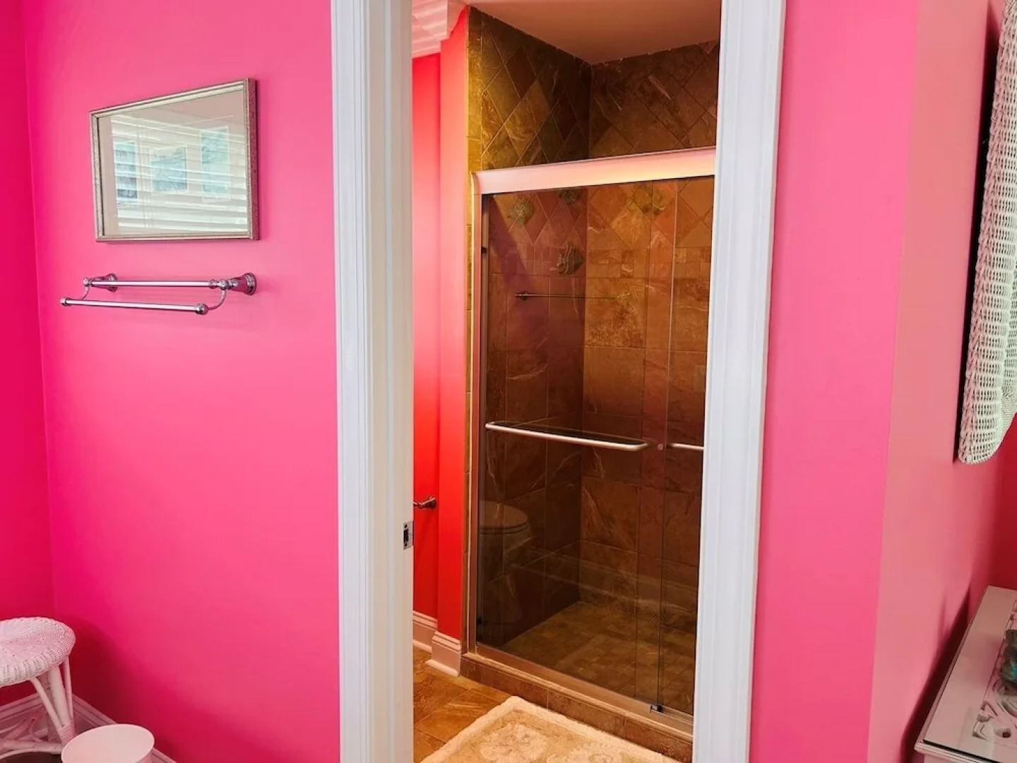 Serenity's Star 4 Bedroom Home by RedAwning