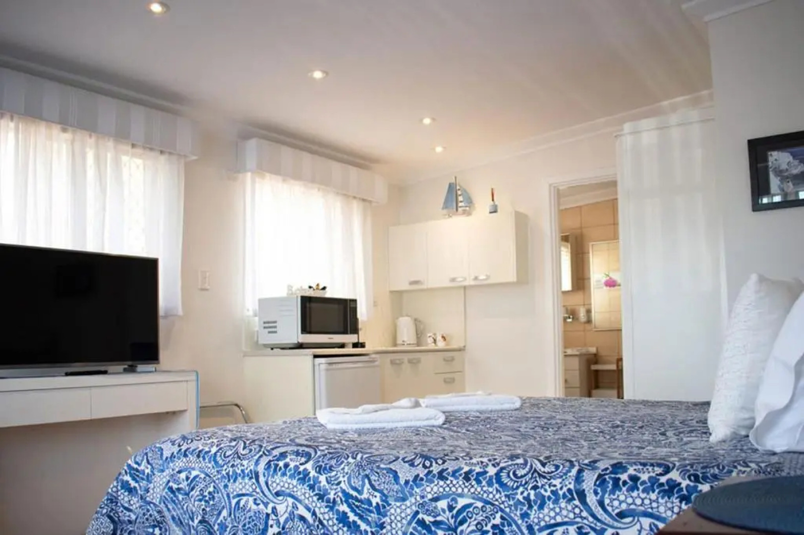 Boathouse Bunbury Bed & Breakfast