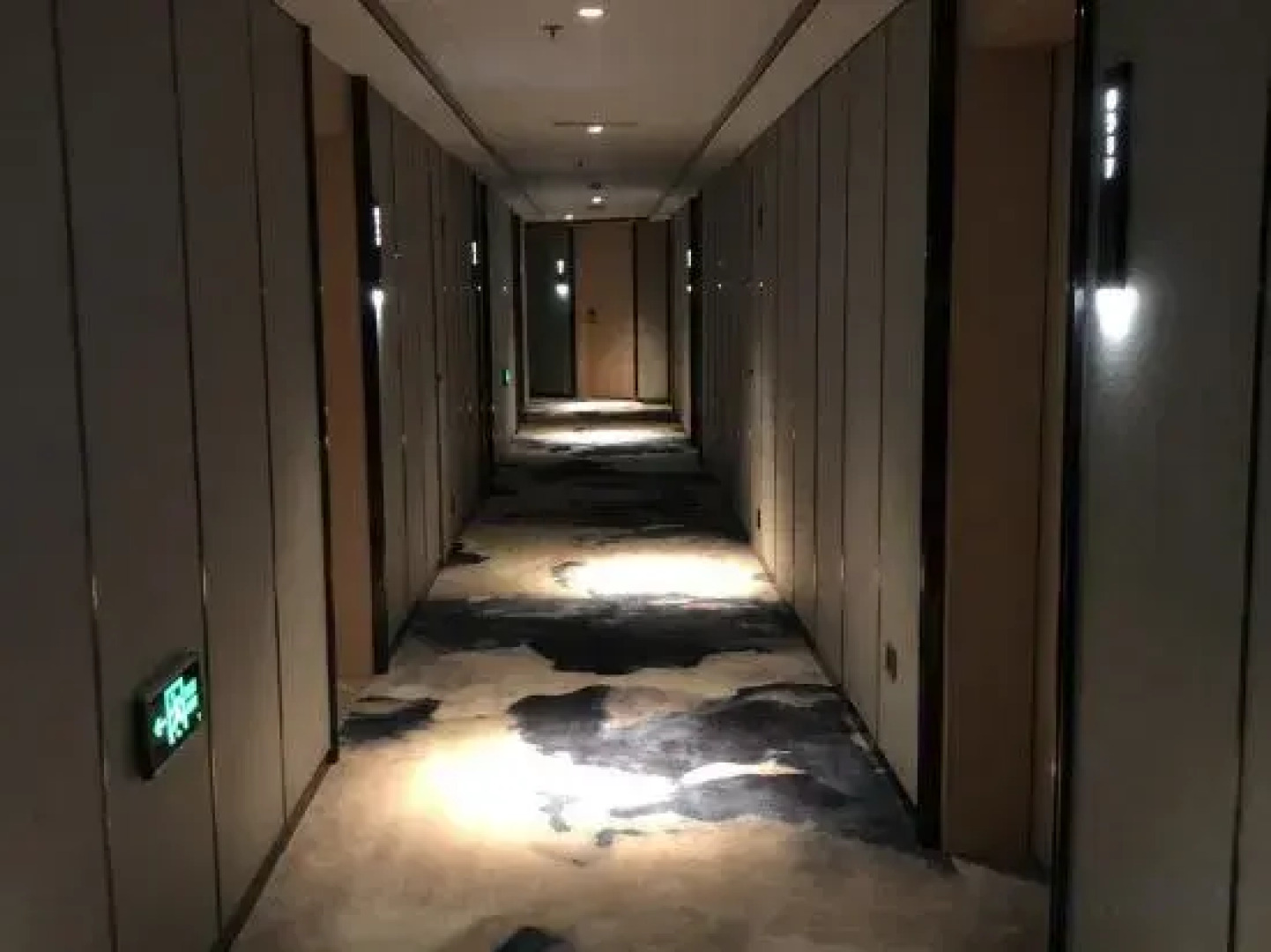 Lingyuan International Hotel