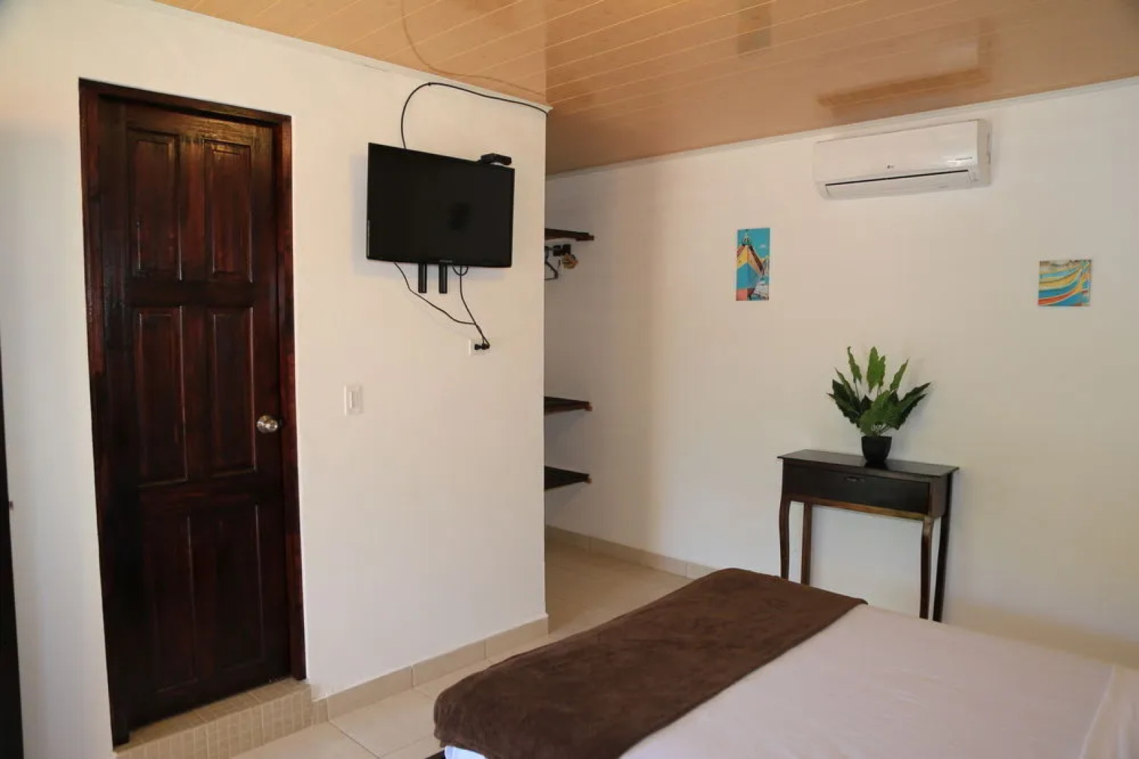 Roxy Fishing Club Y Hotel