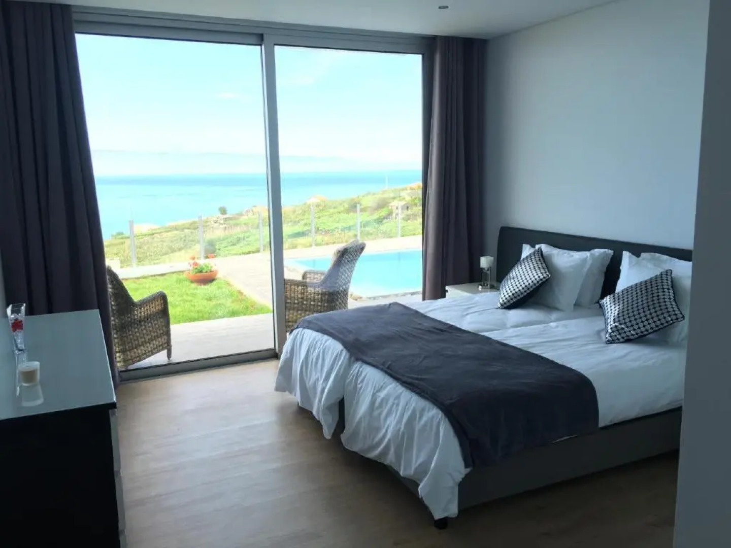 Villa Pinheira III heated pool