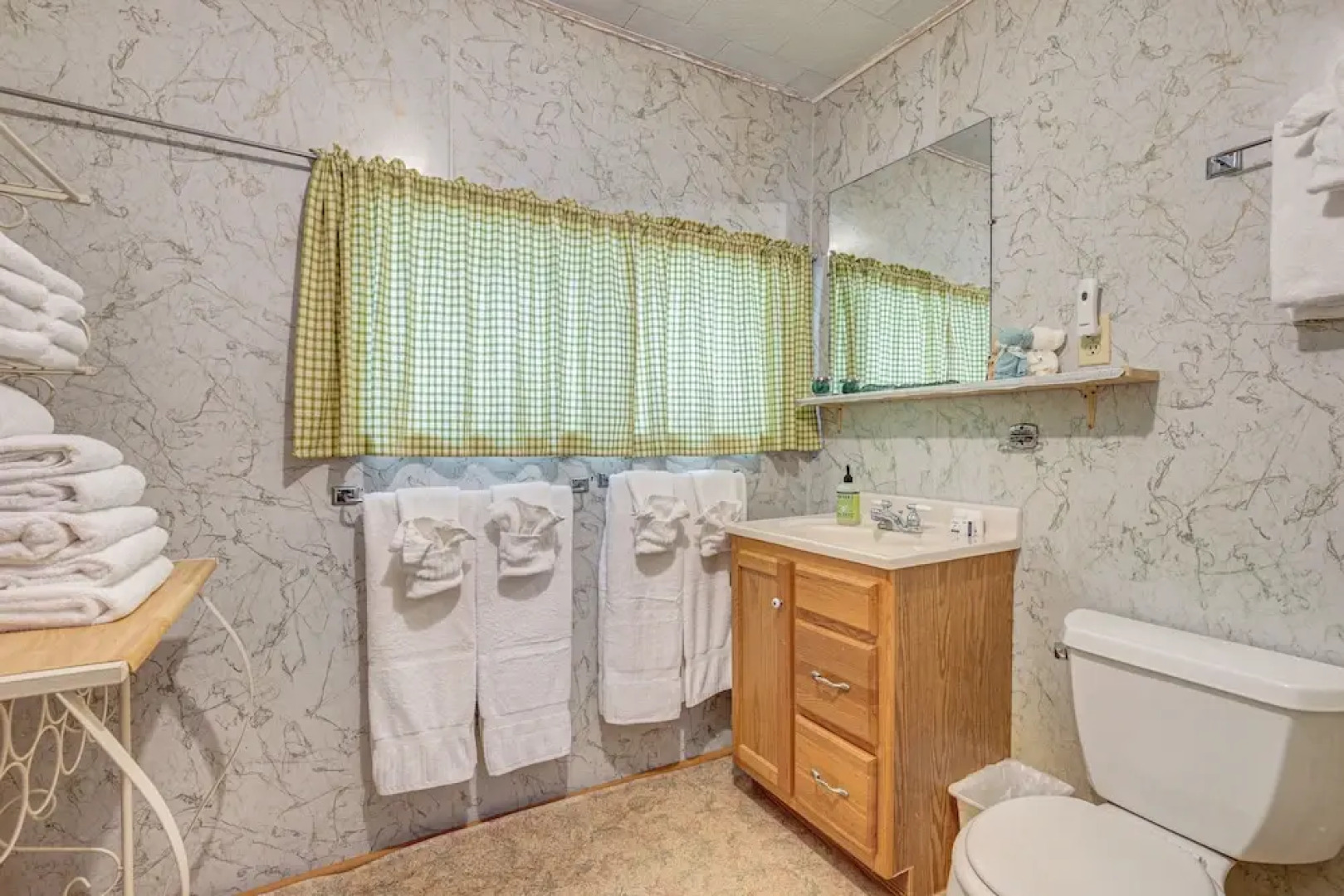 South Twin Lake Cabin w/ Seasonal Dock & Slip!