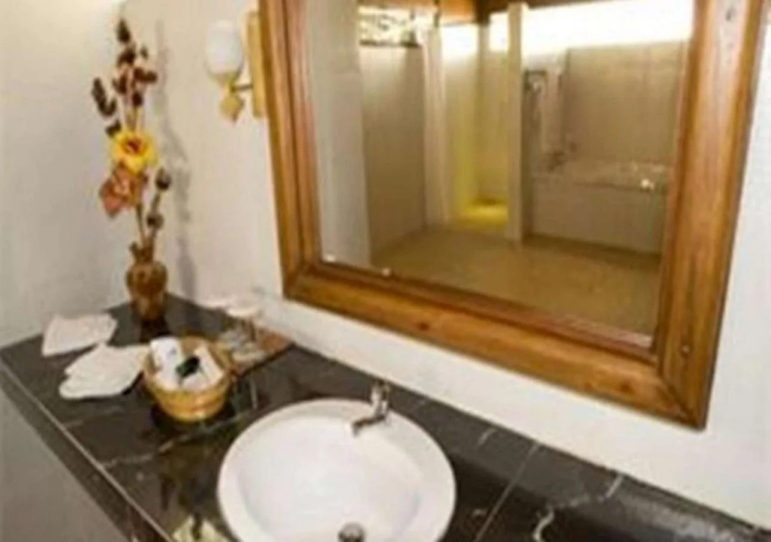 Wakatobi Patuno Diving & Beach Resort