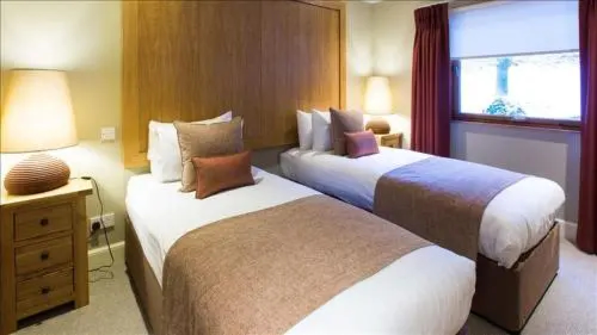 Cameron House Detached Lodge L120