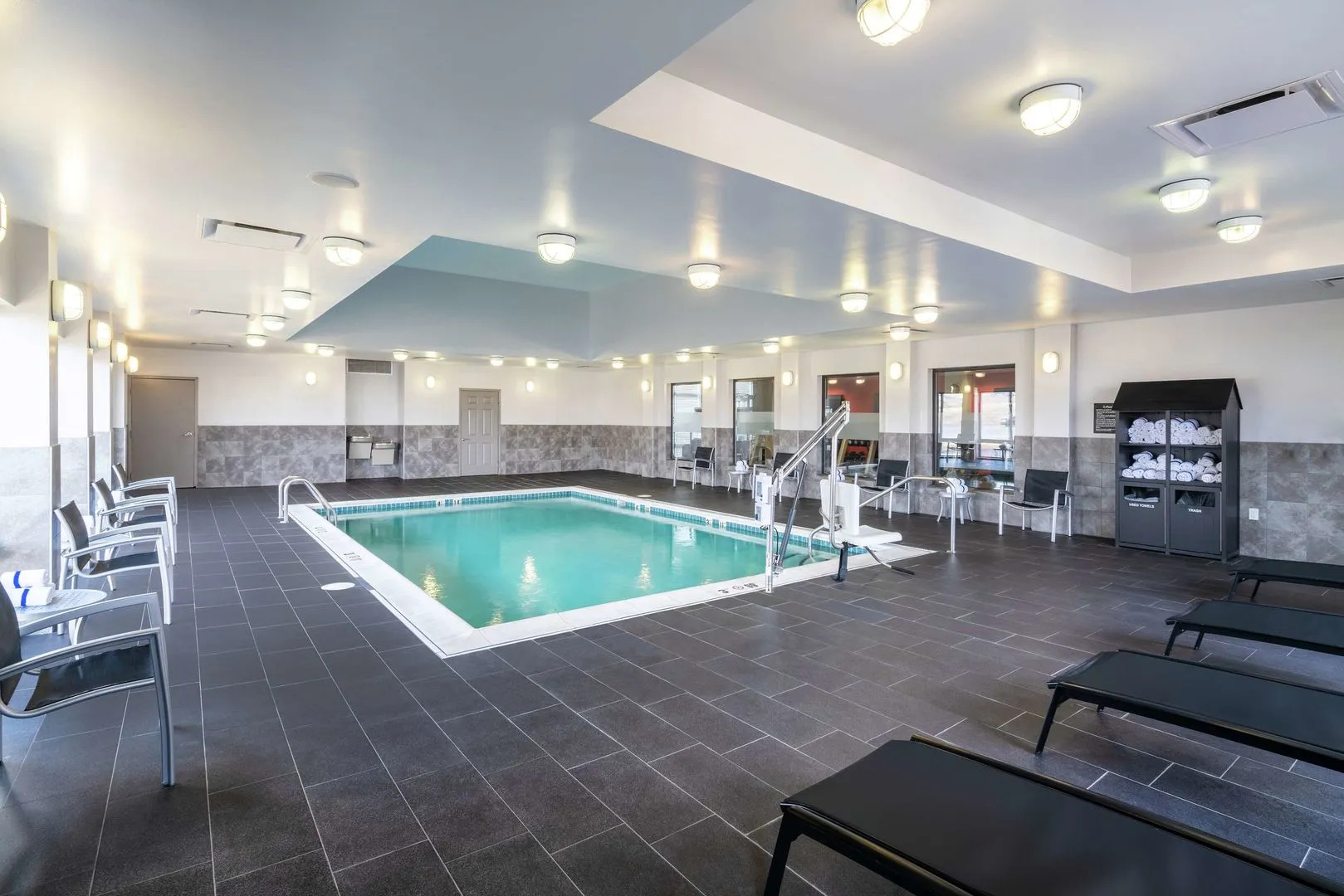 Hampton Inn & Suites Roanoke Airport