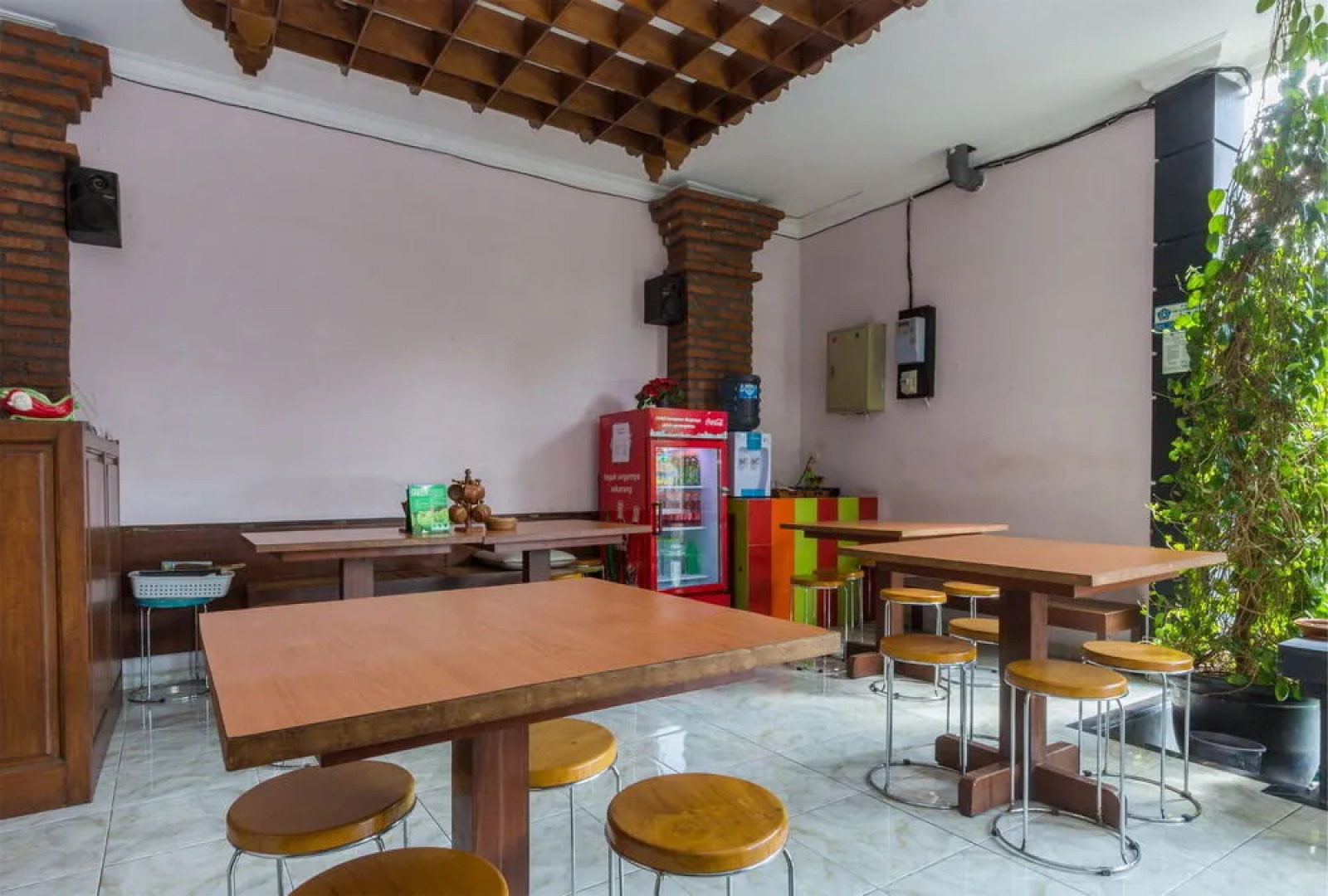 RedDoorz @ Raya Kubu Anyar